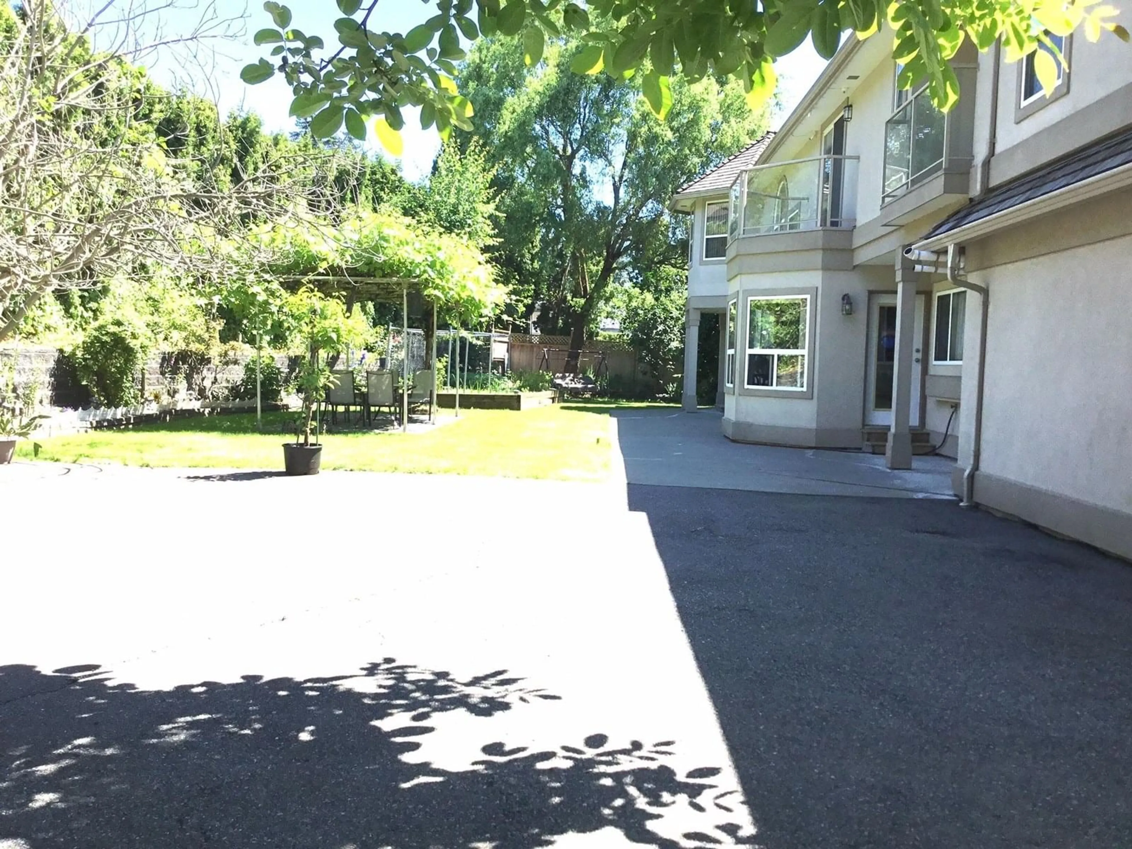Patio, street for 34991 HAMON, Abbotsford British Columbia V2S1H7