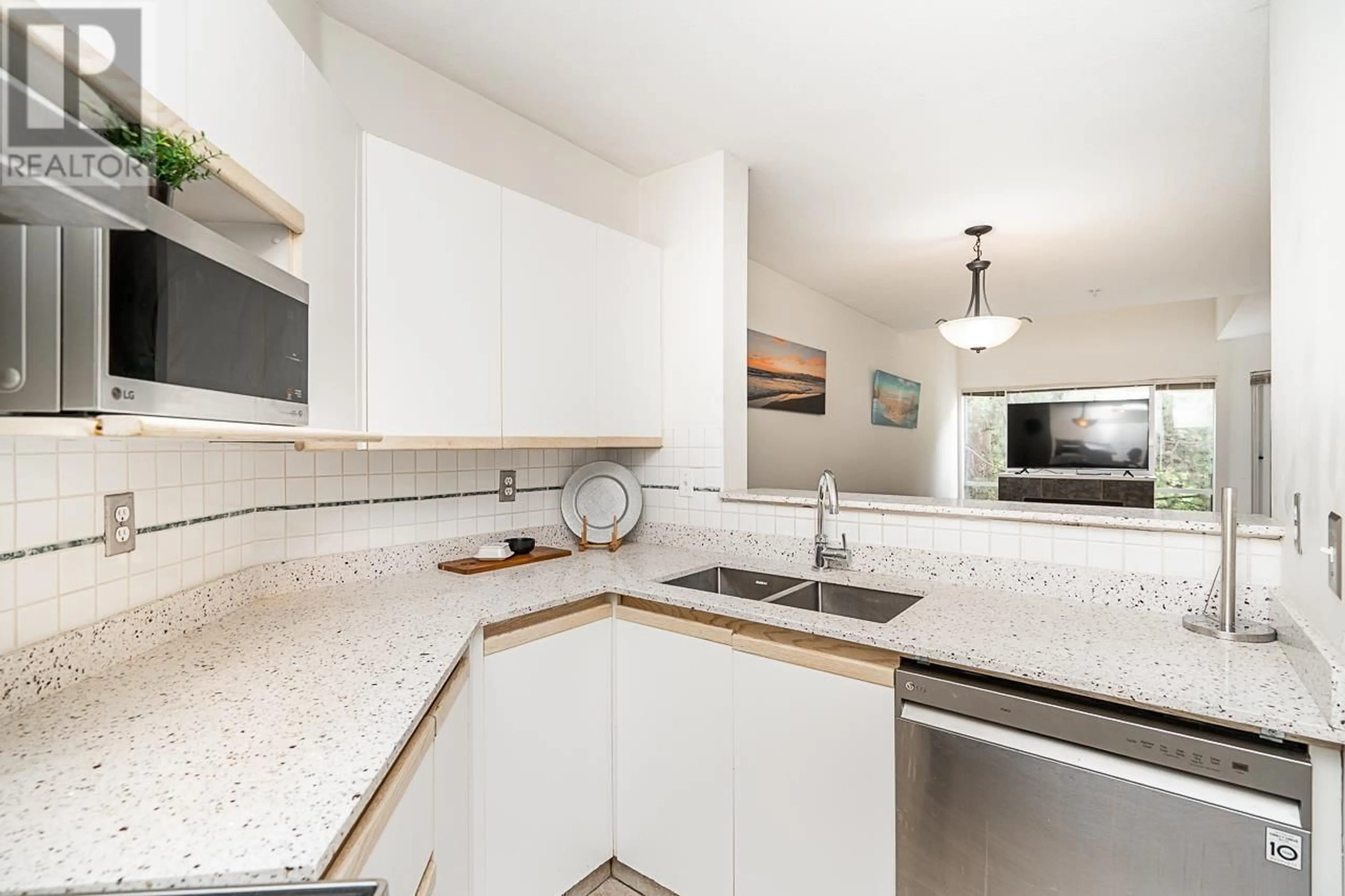 Standard kitchen, ceramic/tile floor for 310 - 2429 HAWTHORNE AVENUE, Port Coquitlam British Columbia V3C6E9