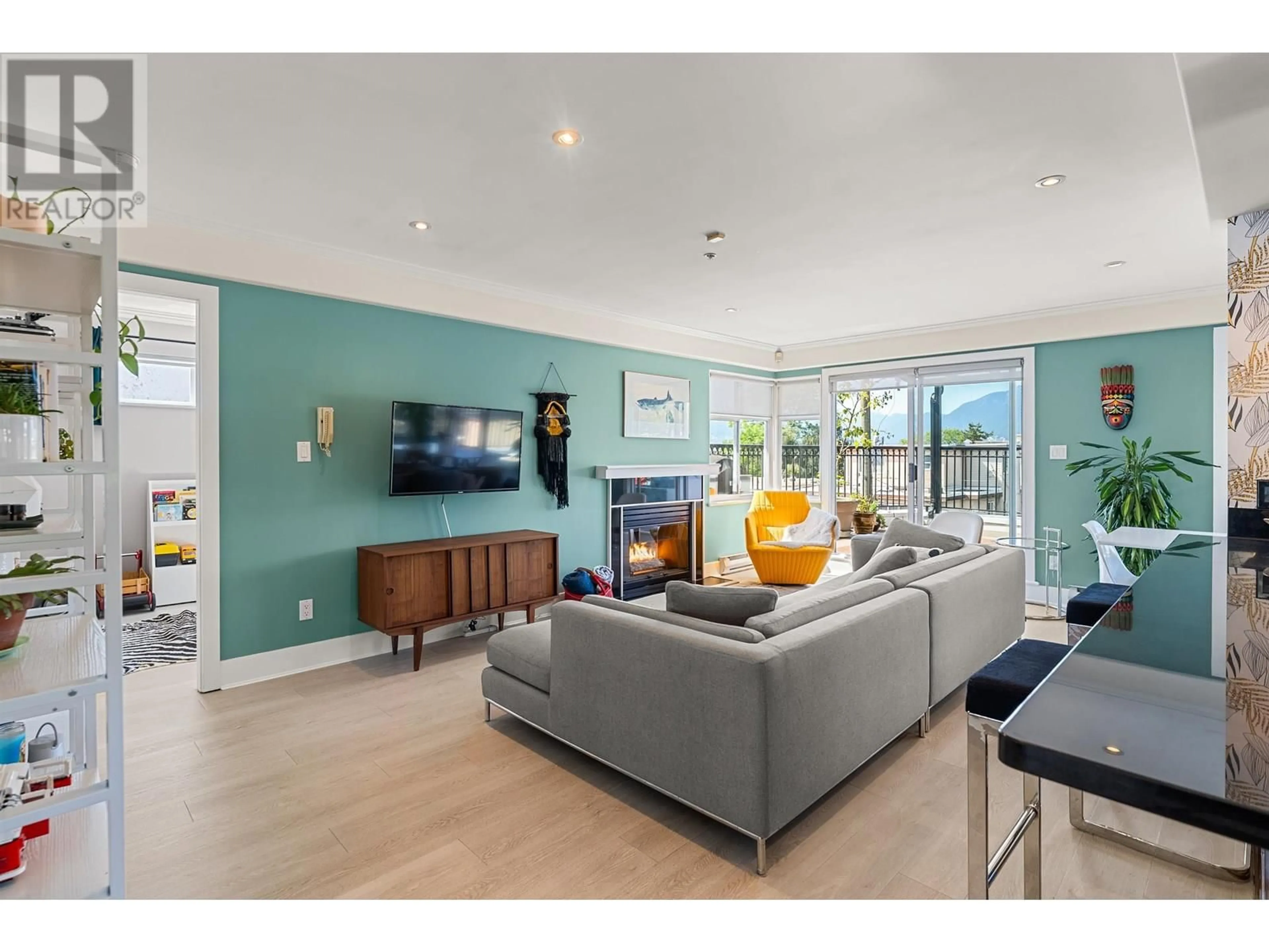 Living room with furniture, unknown for 401 - 29 TEMPLETON DRIVE, Vancouver British Columbia V5L4M9