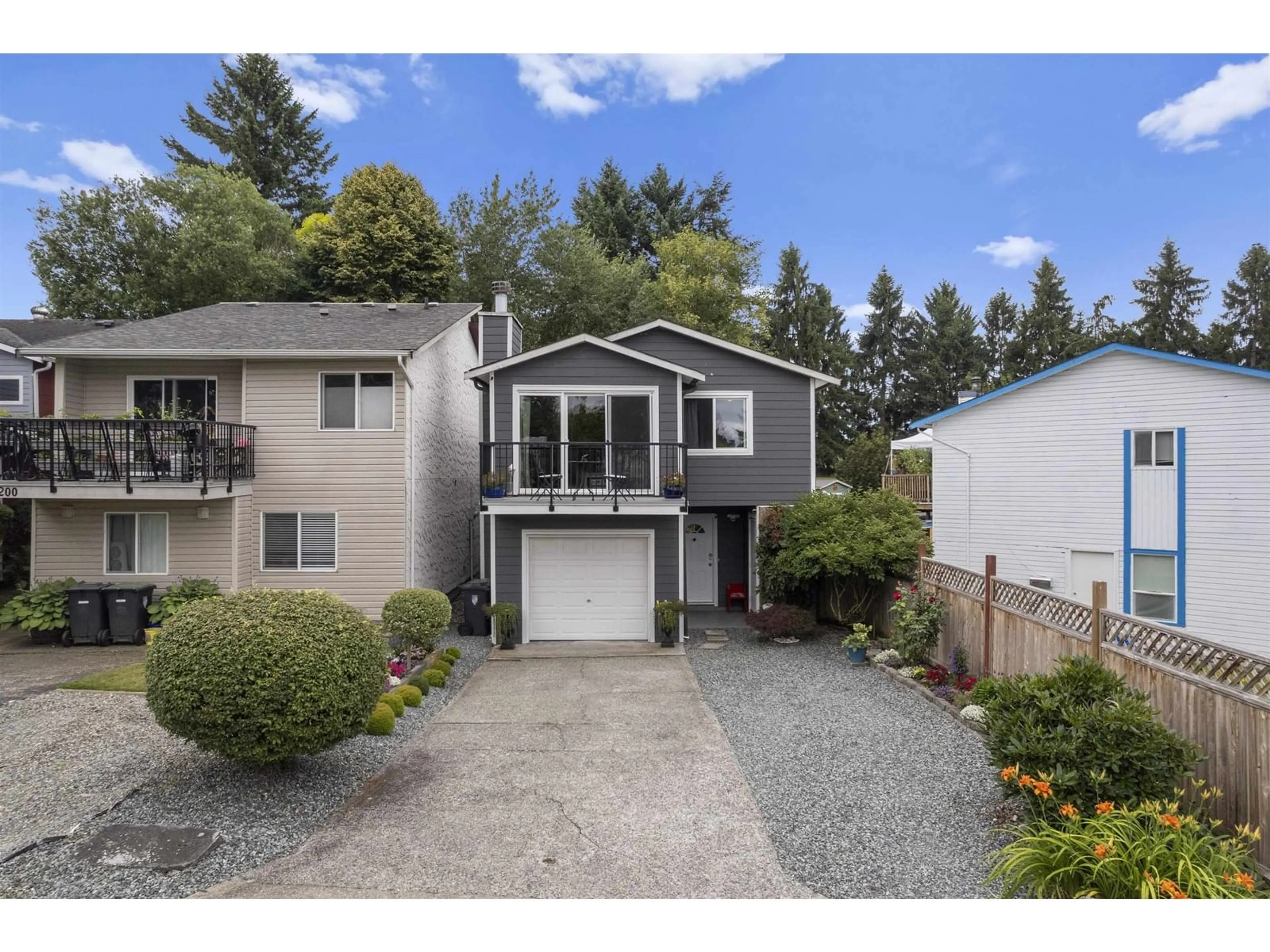 Home with vinyl exterior material, street for 202 DAVIS, Langley British Columbia V4W3K7