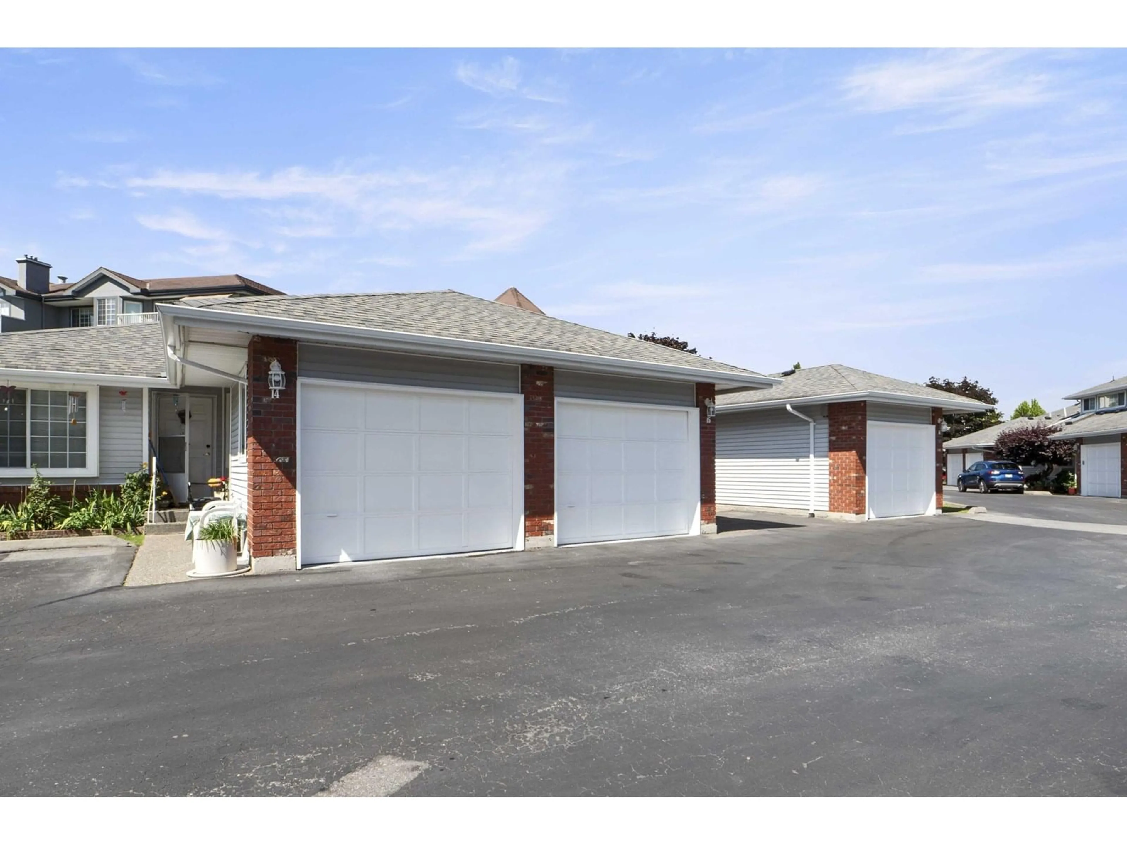 Indoor garage for 15 - 5365 205, Langley British Columbia V3A7V7