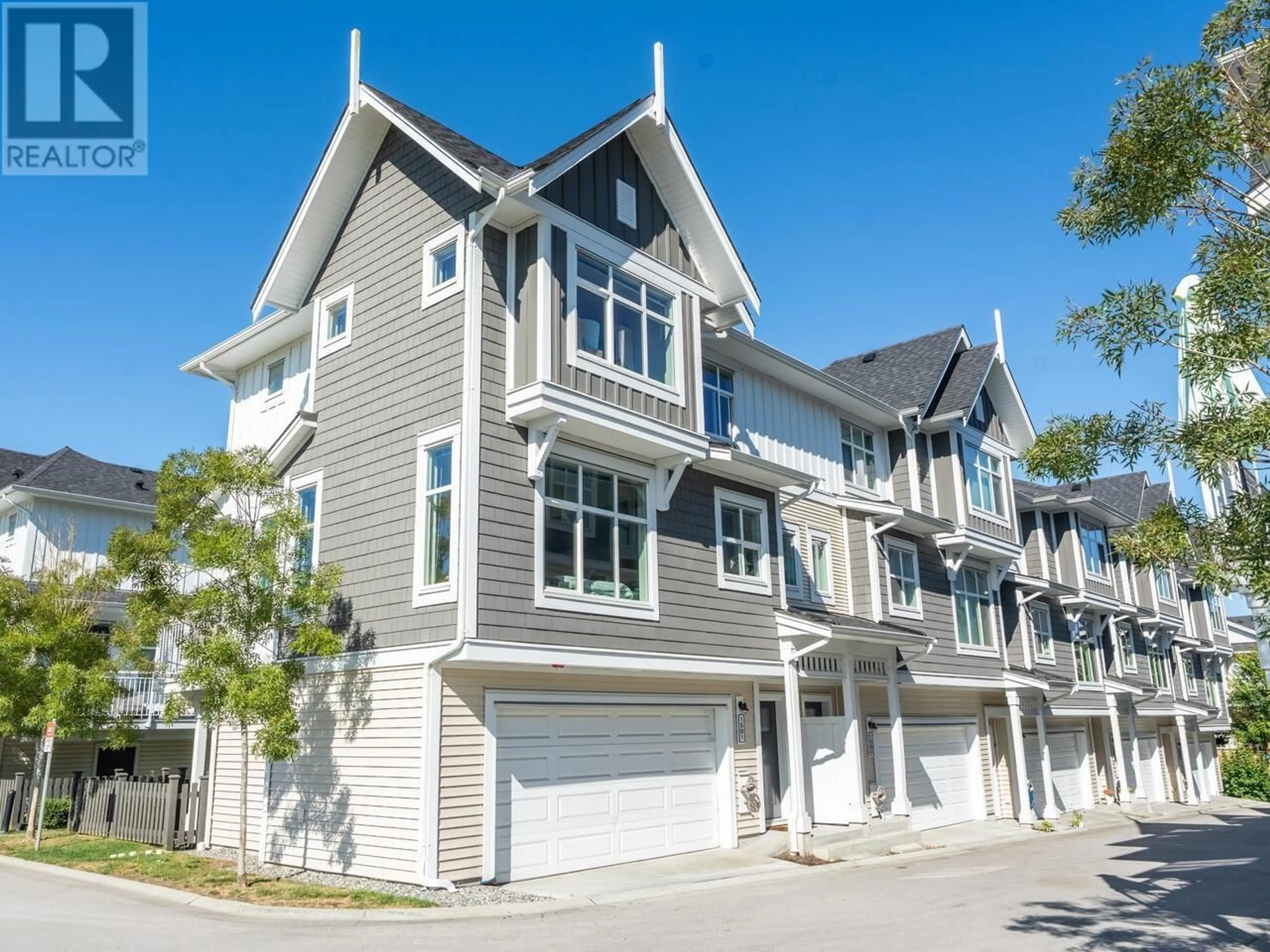 Home with vinyl exterior material, street for 1501 - 11295 PAZARENA PLACE, Maple Ridge British Columbia V2X4K9