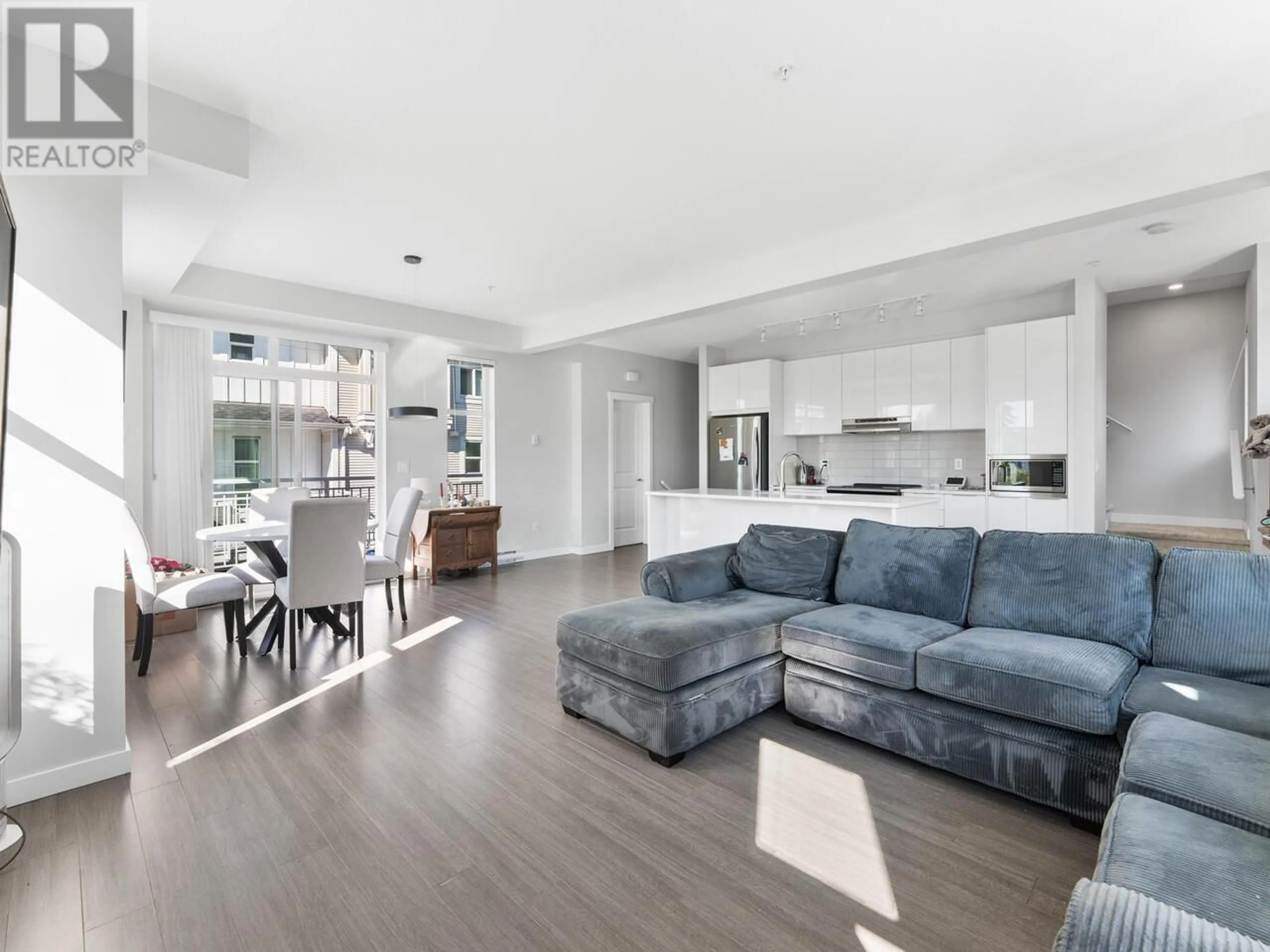 Living room with furniture, unknown for 1501 - 11295 PAZARENA PLACE, Maple Ridge British Columbia V2X4K9