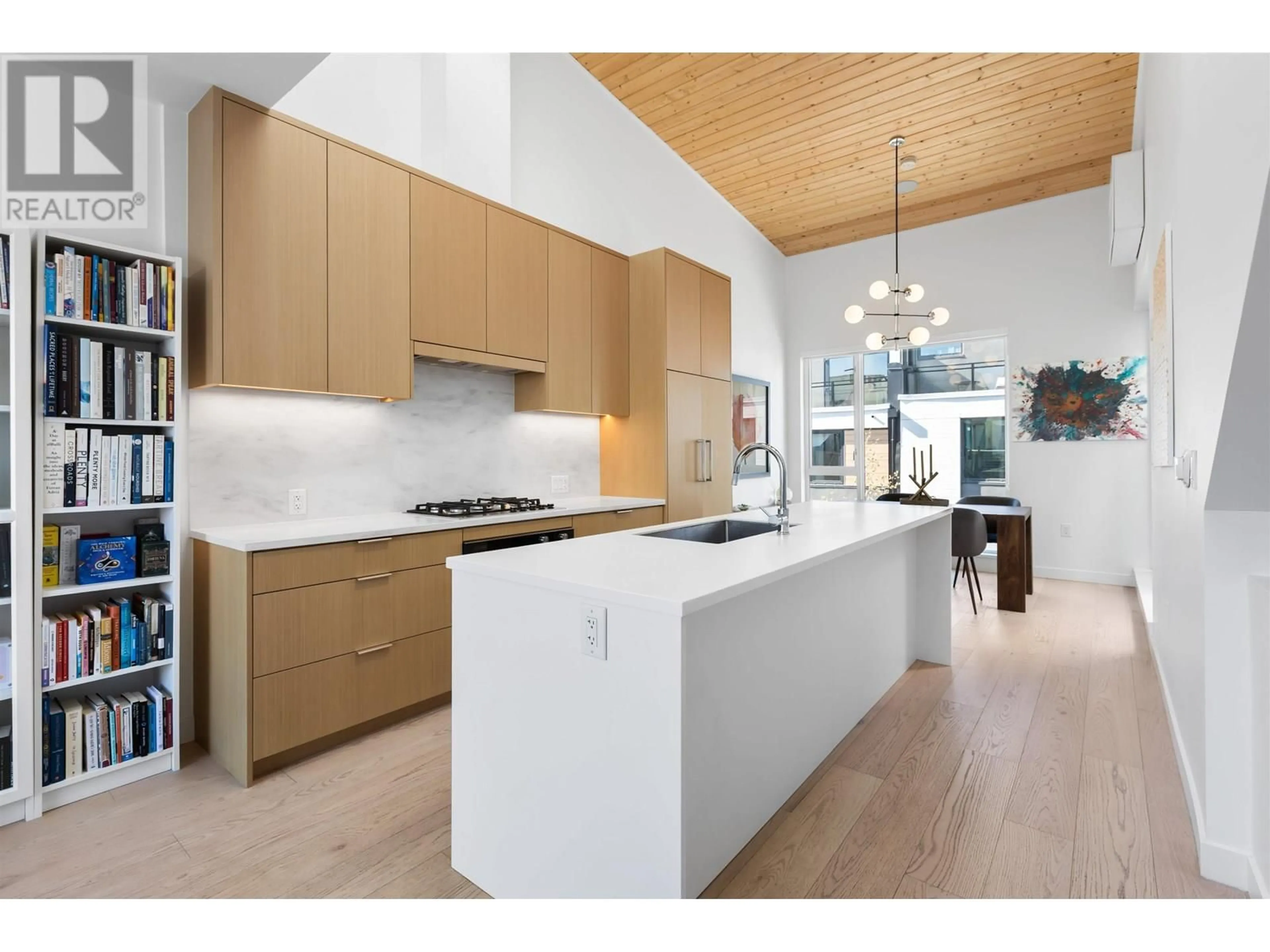 Open concept kitchen, unknown for 222 - 650 2ND STREET, North Vancouver British Columbia V7L1E3