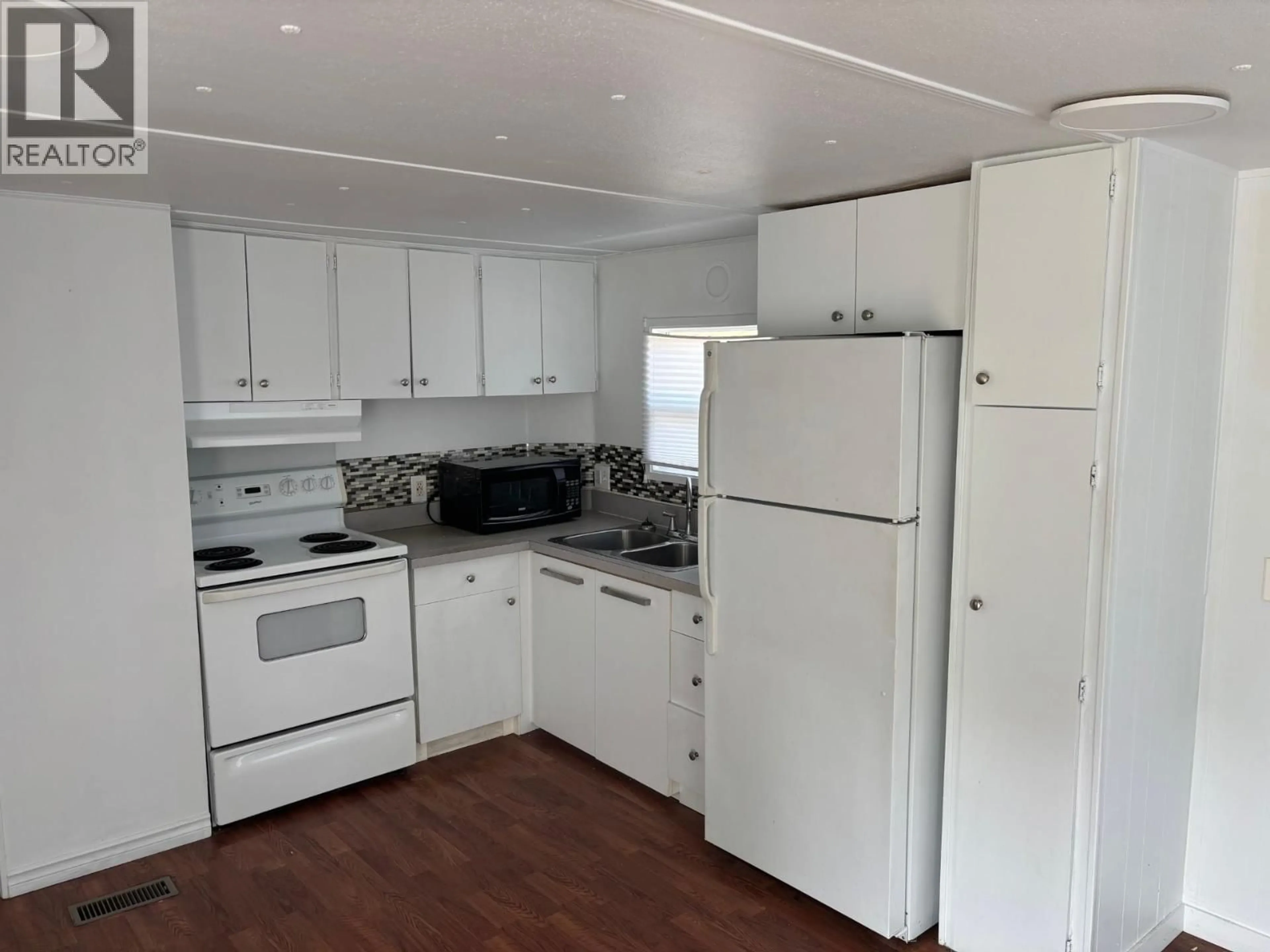 Standard kitchen, unknown for 8 - 12868 229TH STREET, Maple Ridge British Columbia V2X6T1