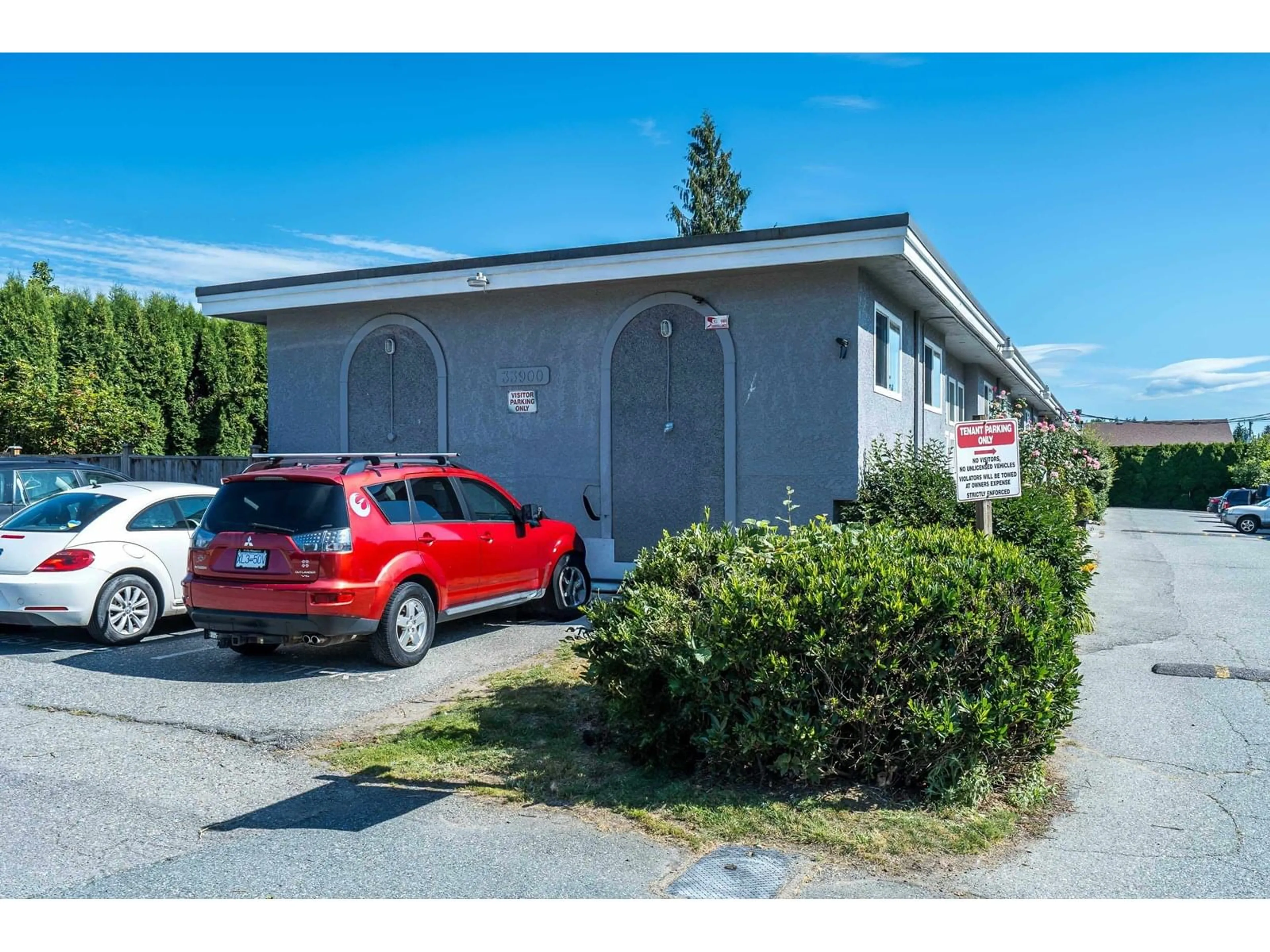 Indoor garage for 4 - 33900 MAYFAIR, Abbotsford British Columbia V2S1R2