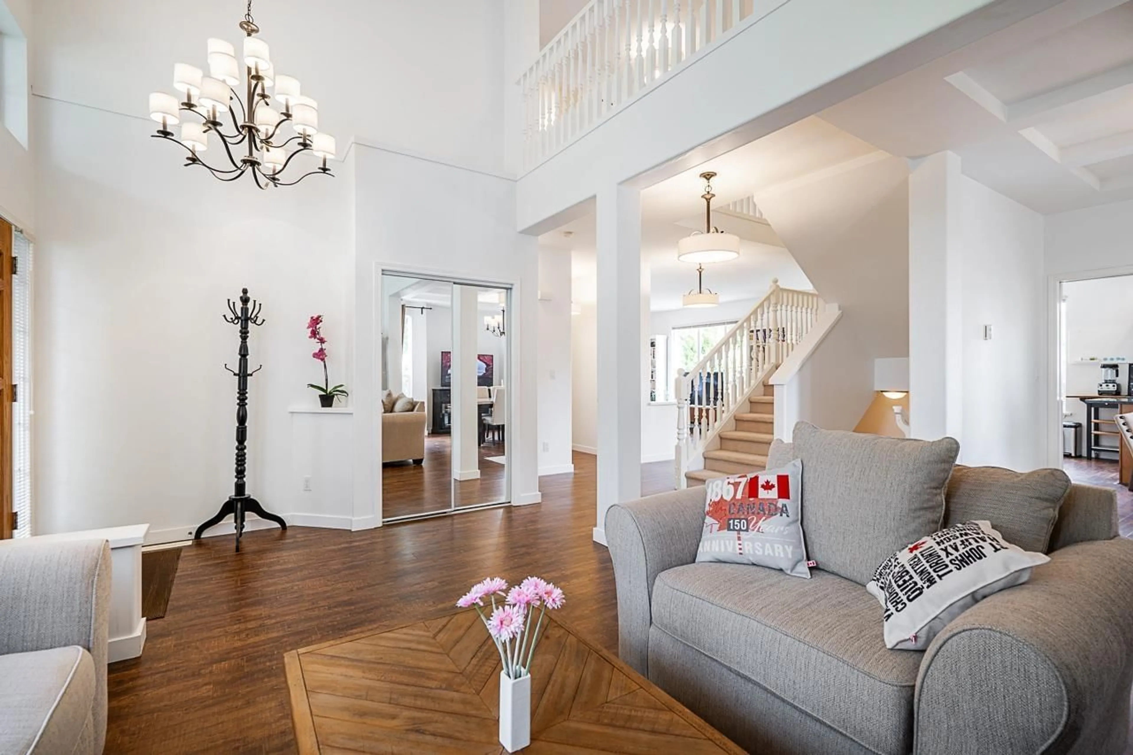 Indoor foyer for 10258 167A, Surrey British Columbia V4N5H2