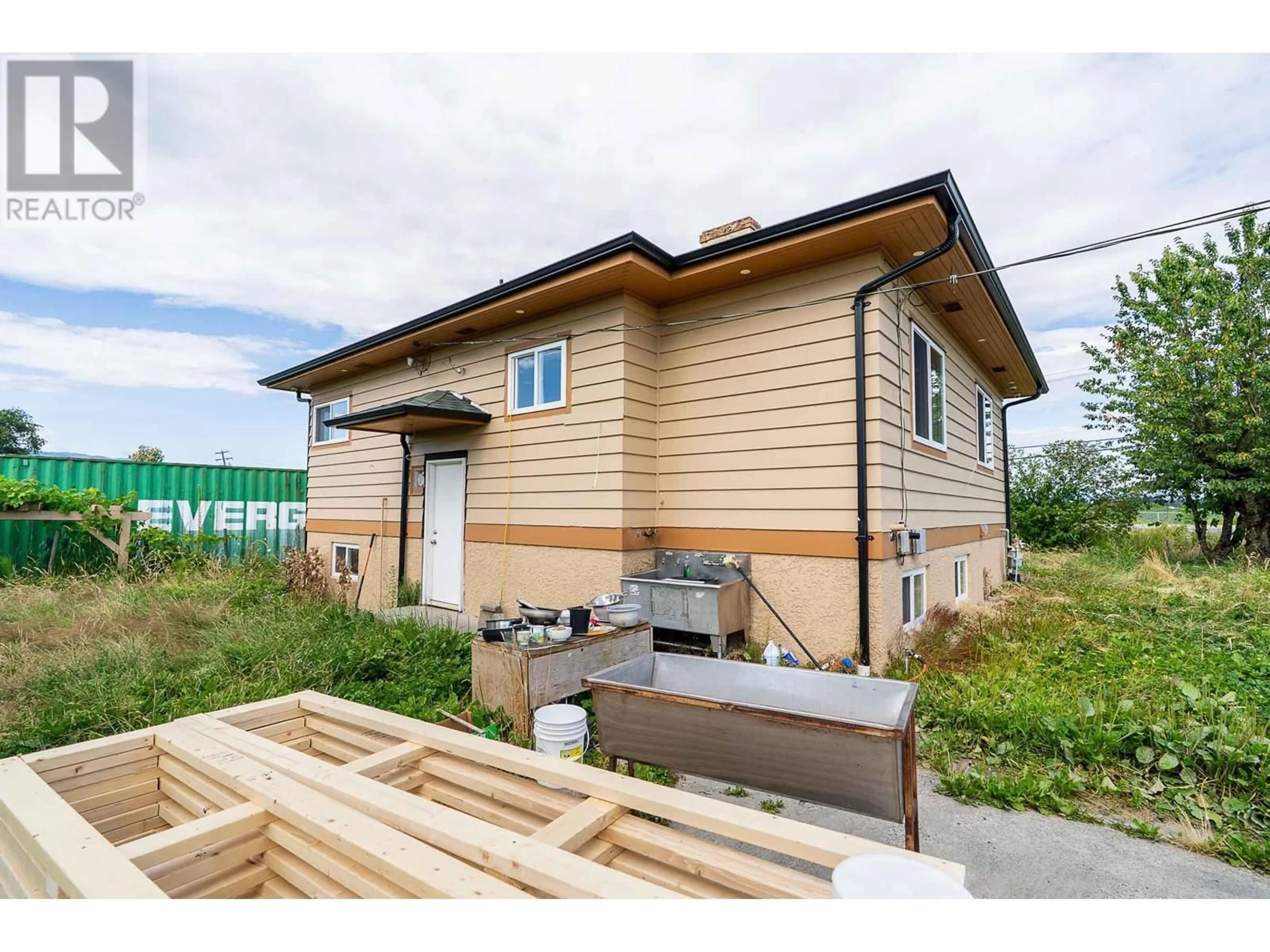 Unknown for 17915 FORD DETOUR ROAD, Pitt Meadows British Columbia V3Y0A7