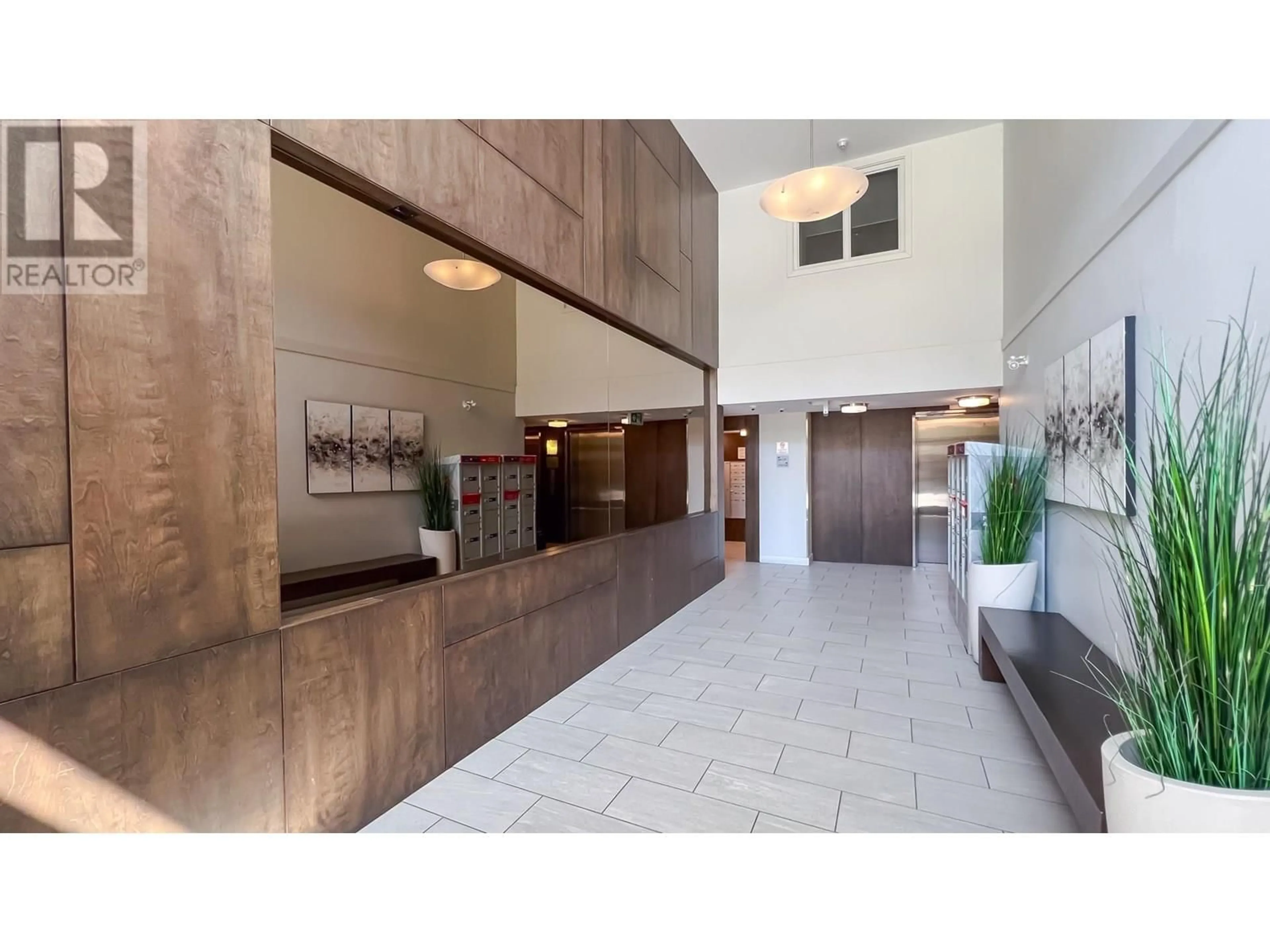 Indoor foyer for 331 - 7088 14TH AVENUE, Burnaby British Columbia V3N0E7