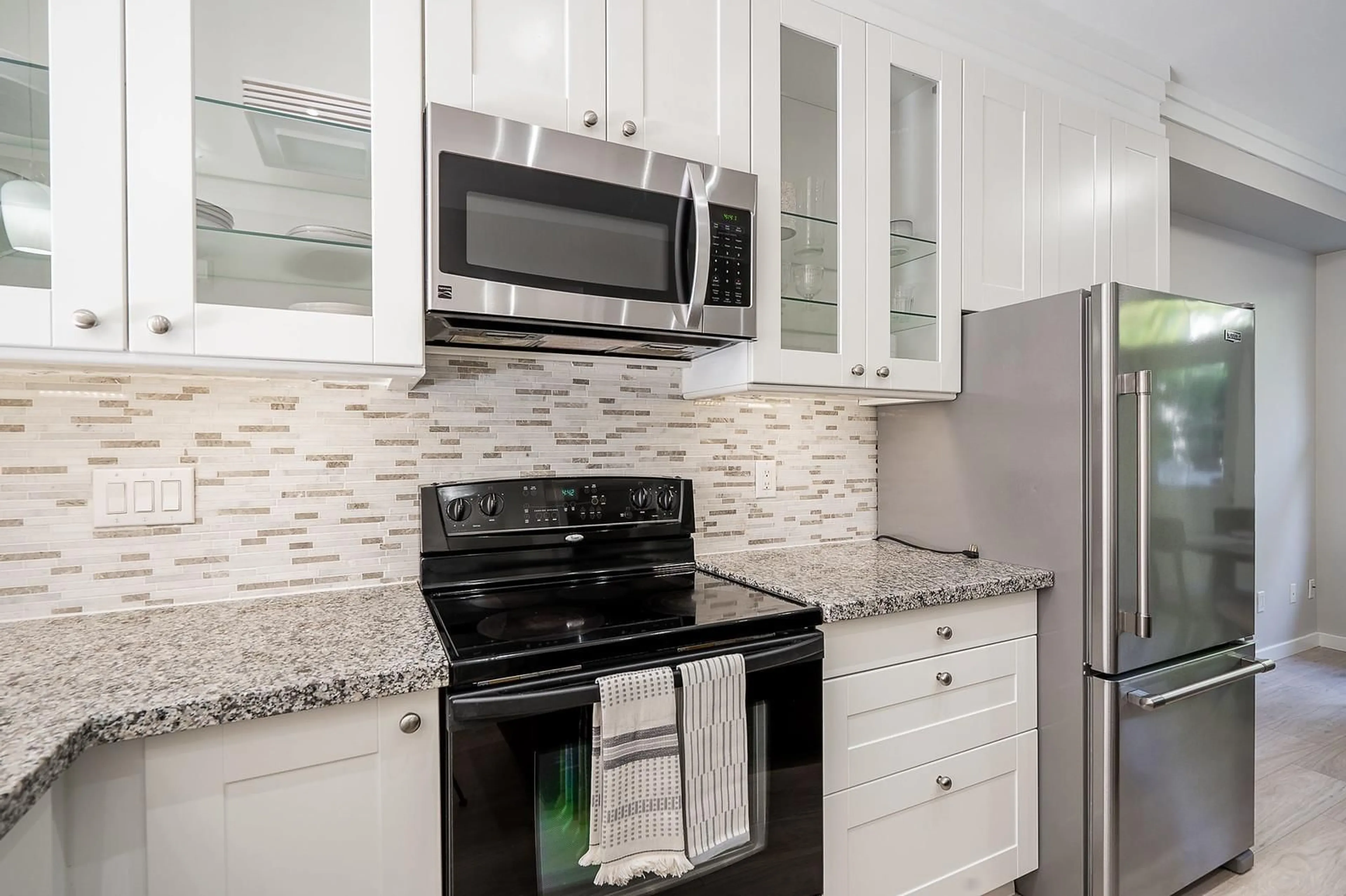Standard kitchen, ceramic/tile floor for 71 - 20460 66, Langley British Columbia V2Y3B6