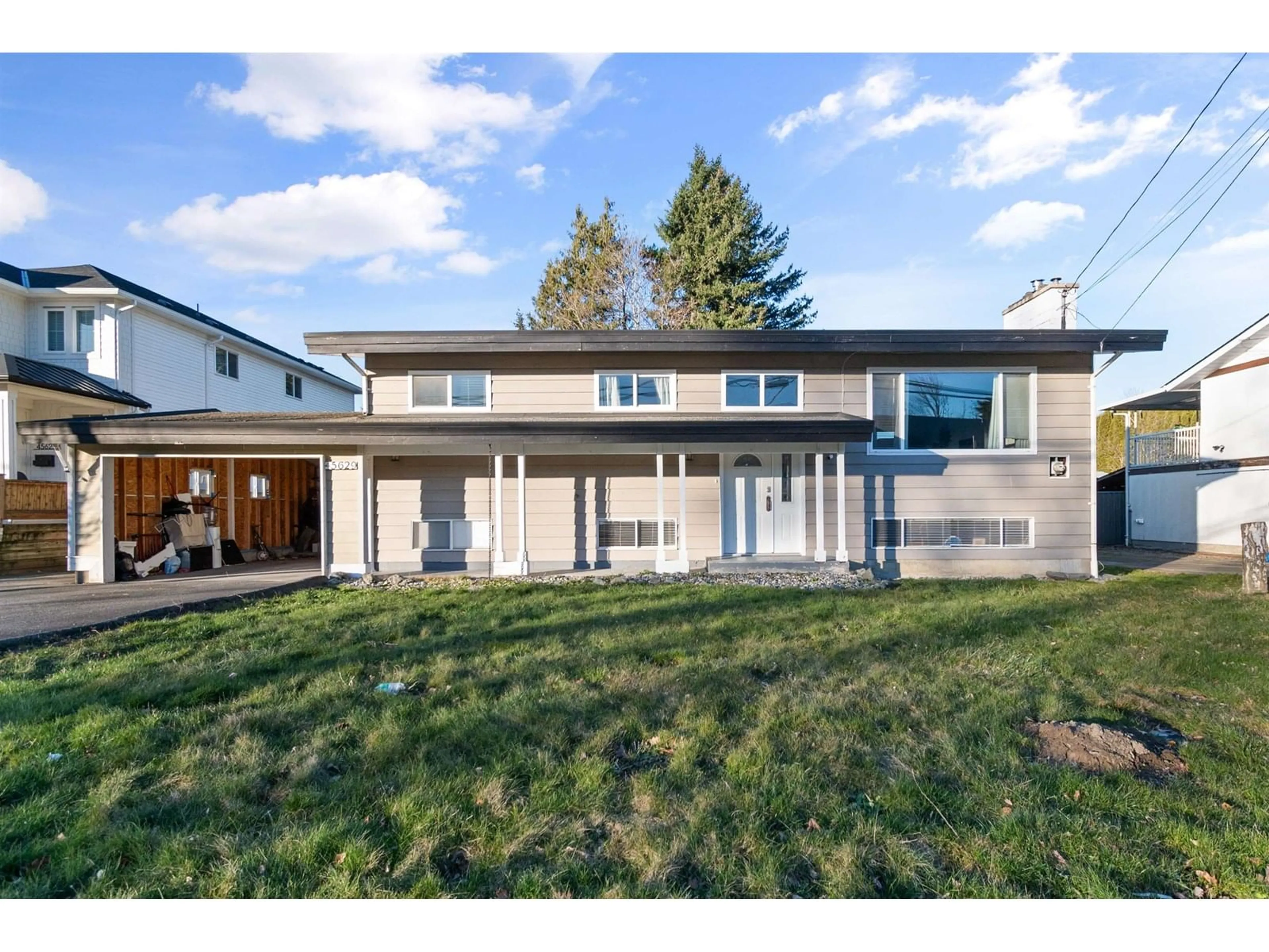 Home with vinyl exterior material, street for 45629 STEVENSON ROAD, Chilliwack British Columbia V2R1M6