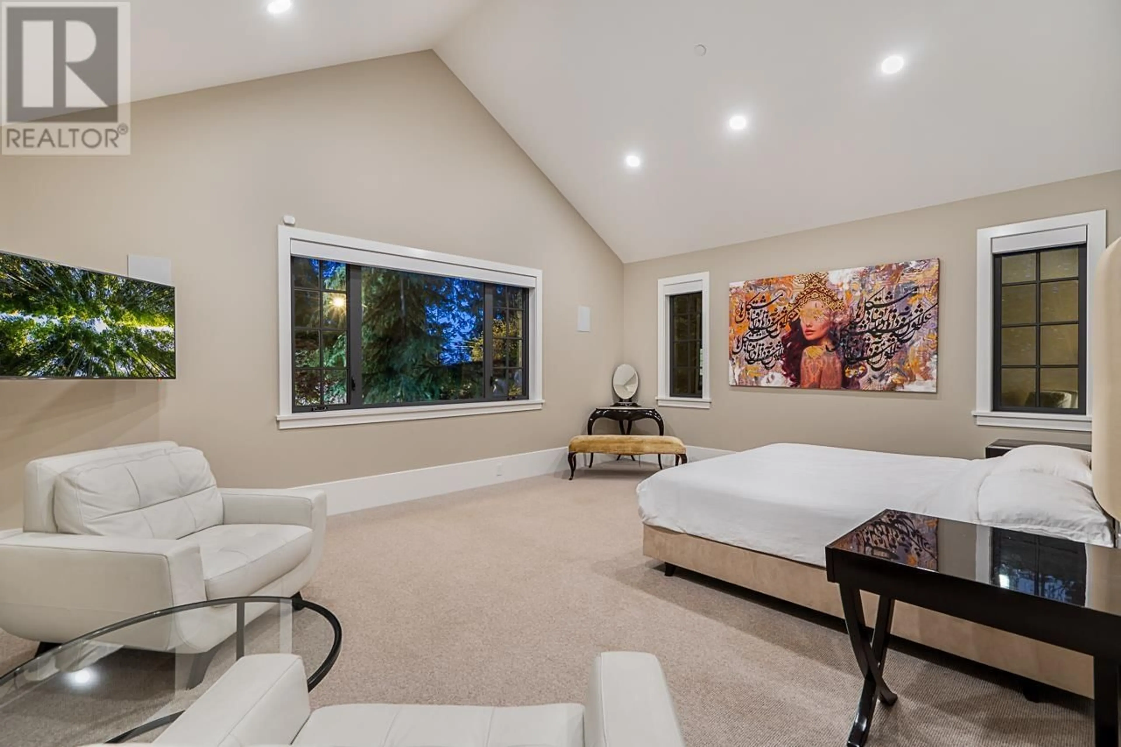 A pic of a room for 4035 MARINE DRIVE, West Vancouver British Columbia V7V1N7
