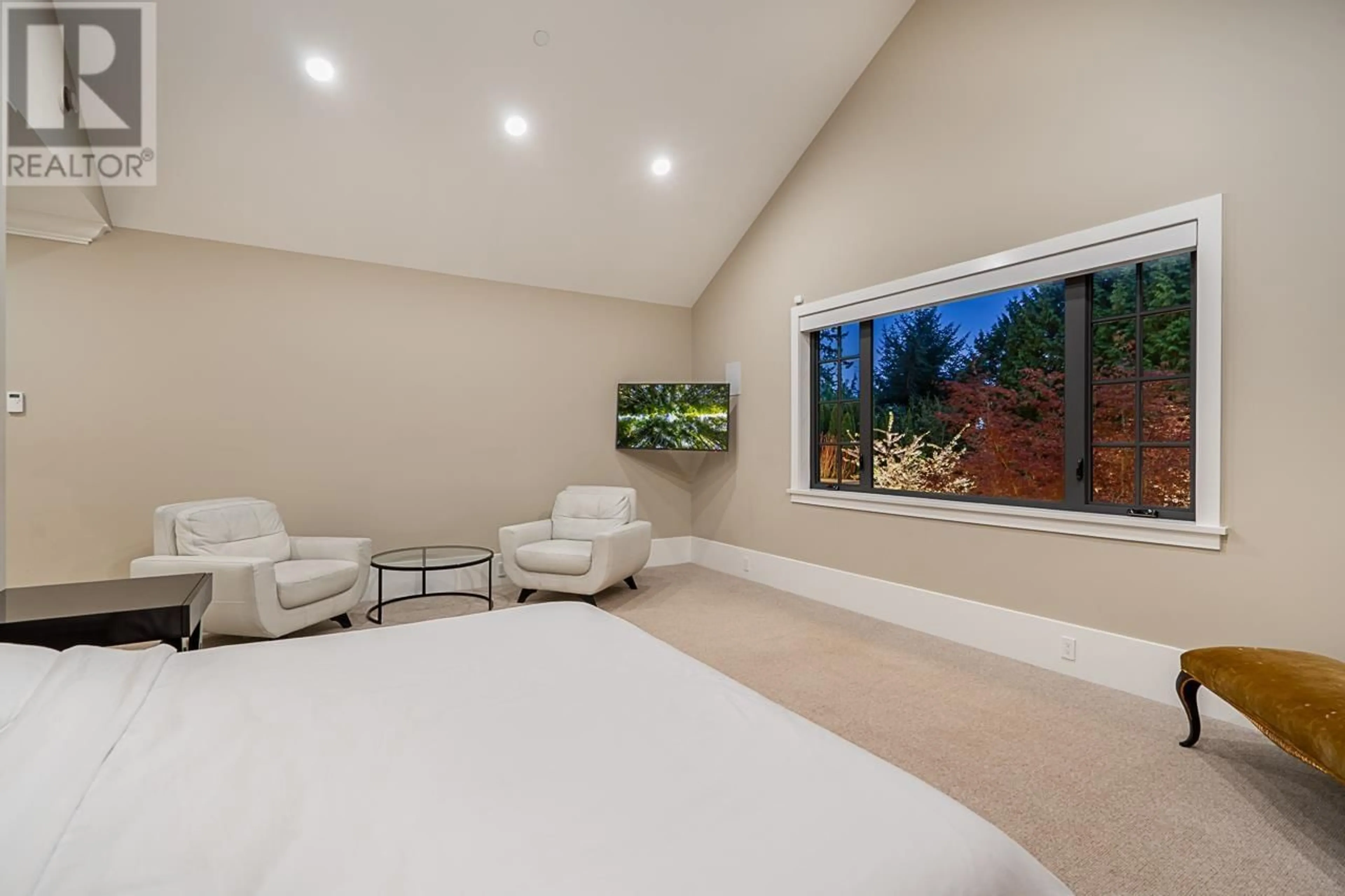 A pic of a room for 4035 MARINE DRIVE, West Vancouver British Columbia V7V1N7