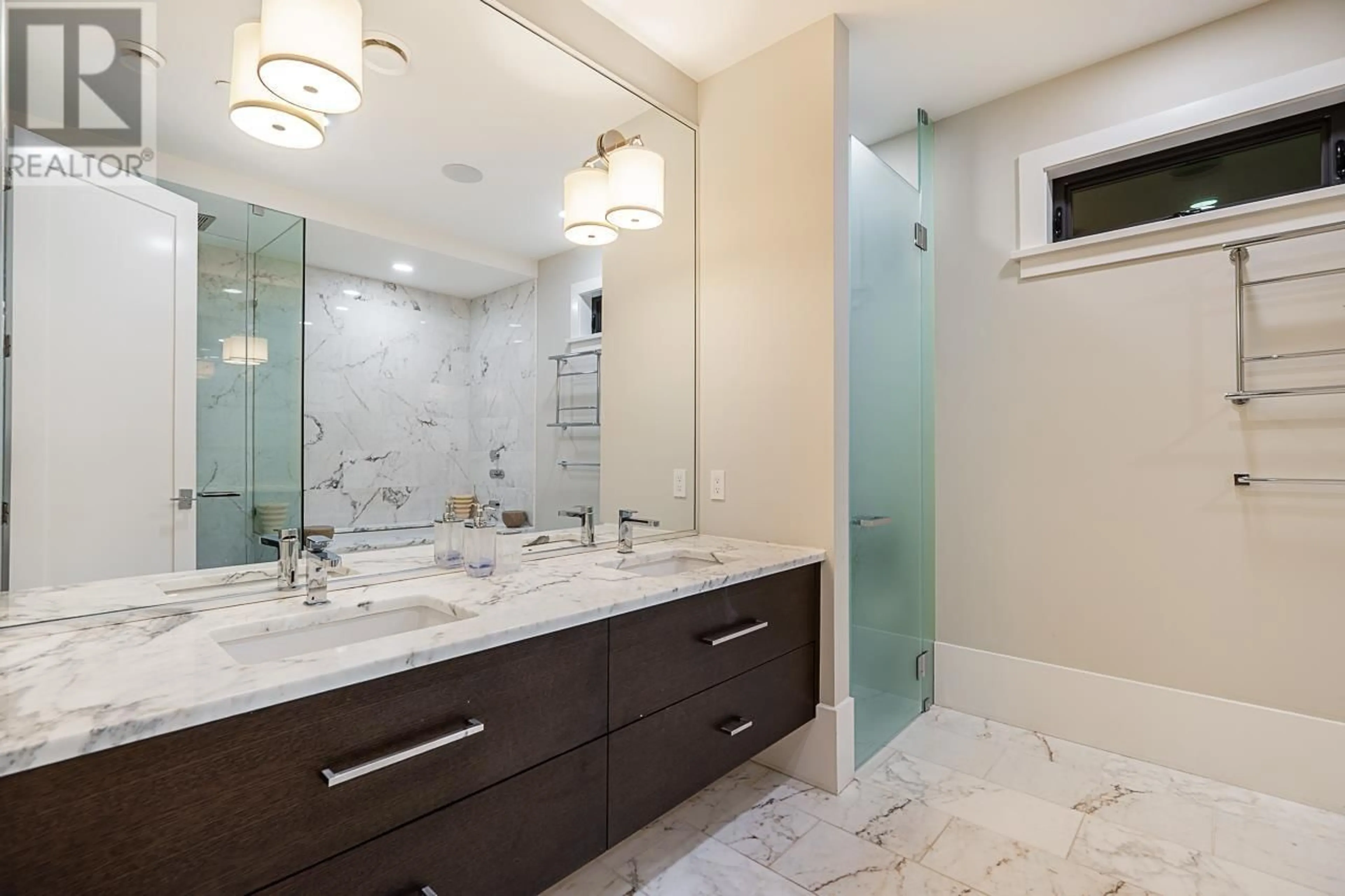 Contemporary bathroom, ceramic/tile floor for 4035 MARINE DRIVE, West Vancouver British Columbia V7V1N7