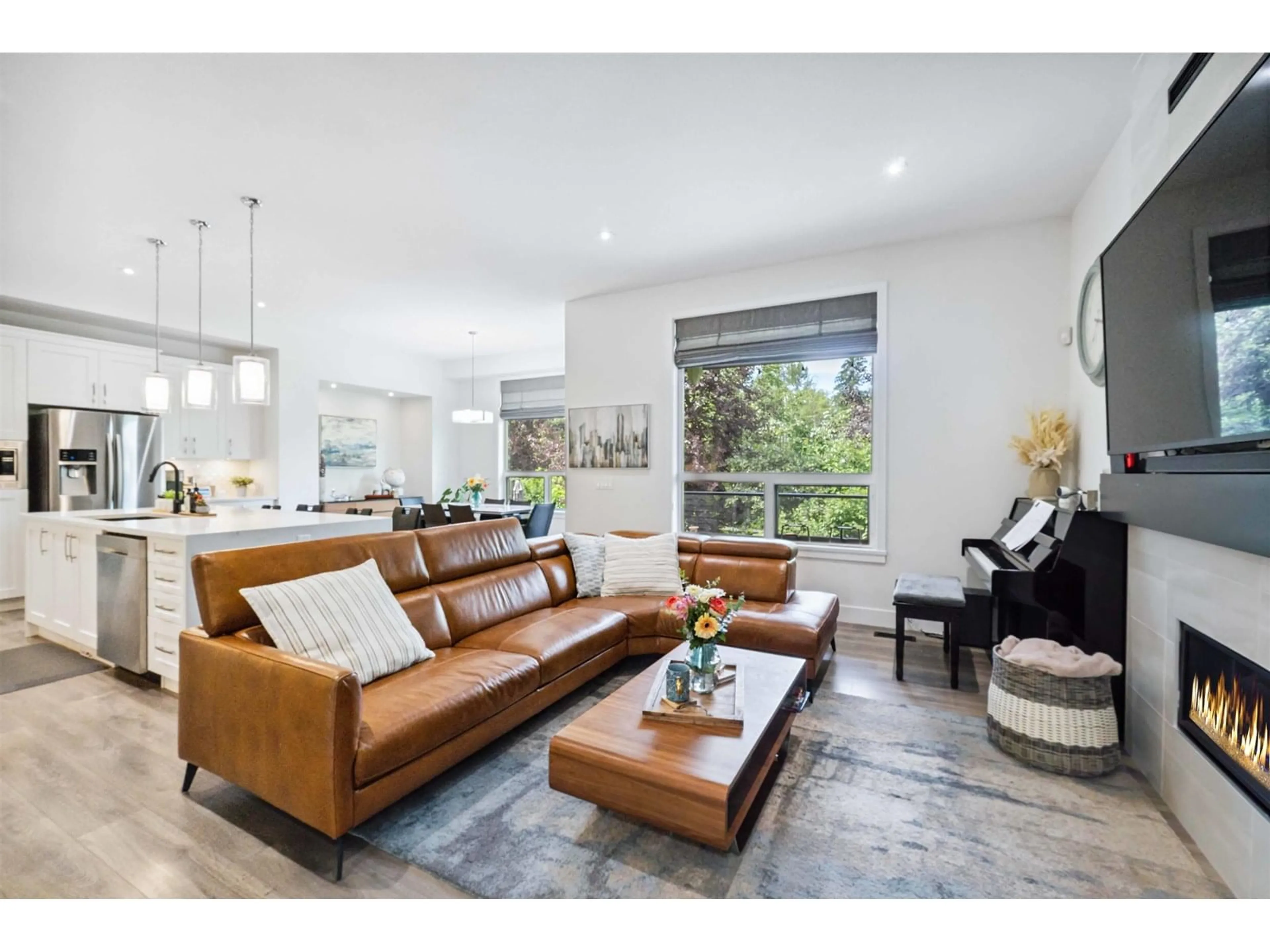 Living room with furniture, unknown for 20427 78B, Langley British Columbia V2Y1X4