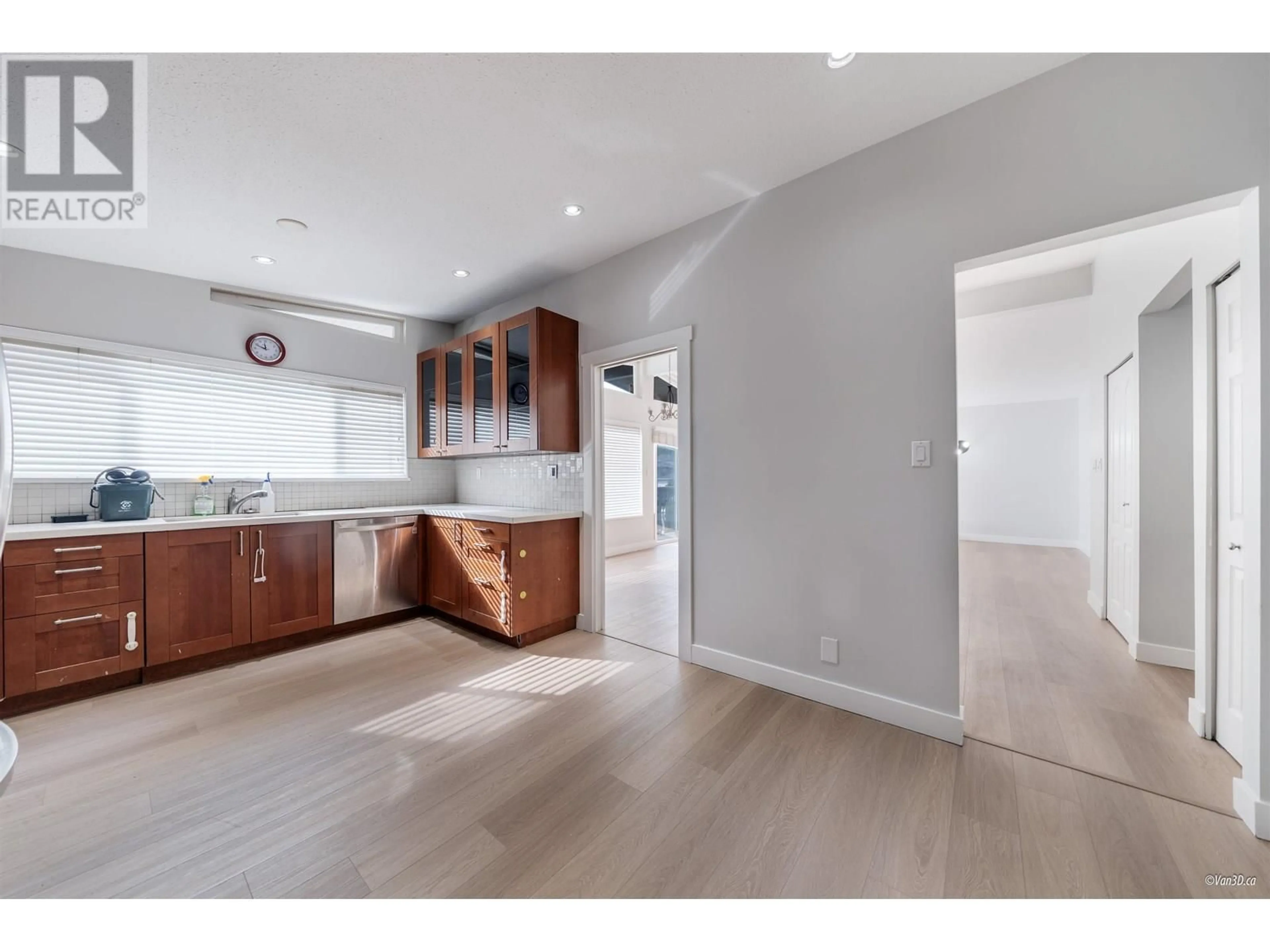 Open concept kitchen, unknown for 7148 6TH STREET, Burnaby British Columbia V5E3T5