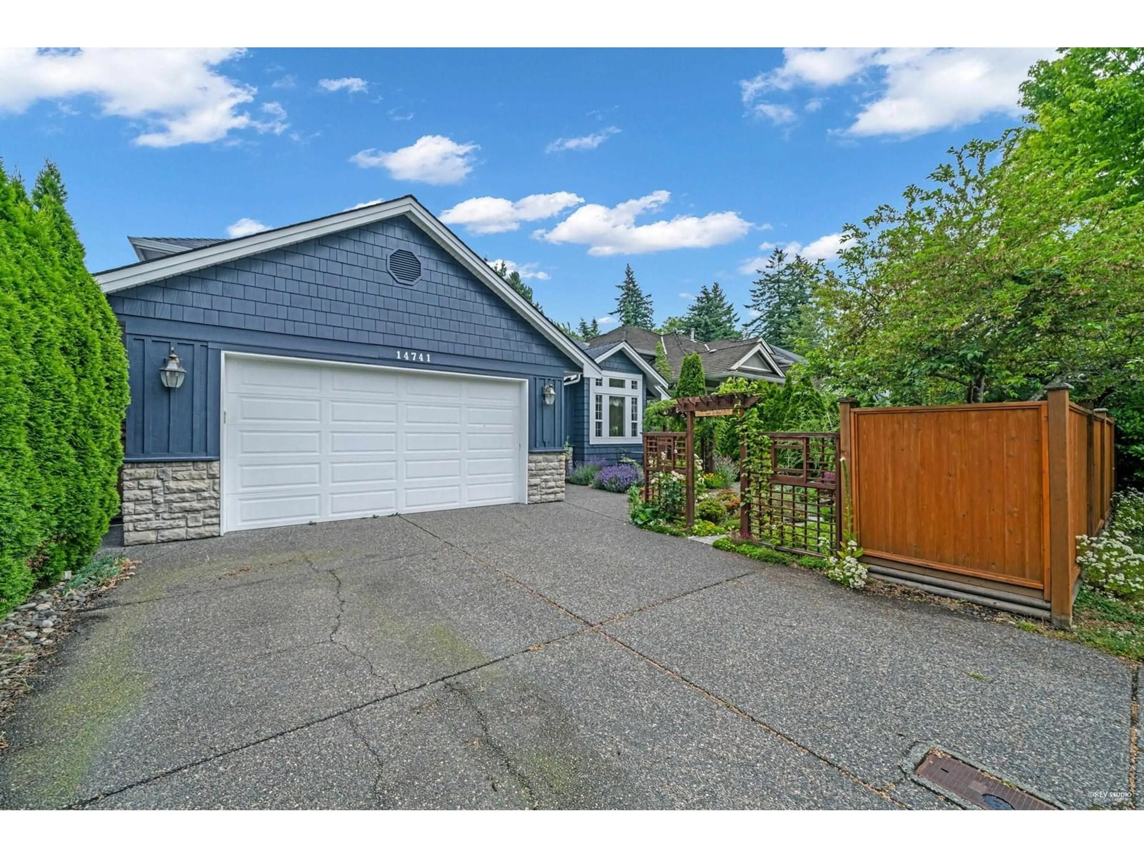A pic from outside/outdoor area/front of a property/back of a property/a pic from drone, street for 14741 30, Surrey British Columbia V4P3E6