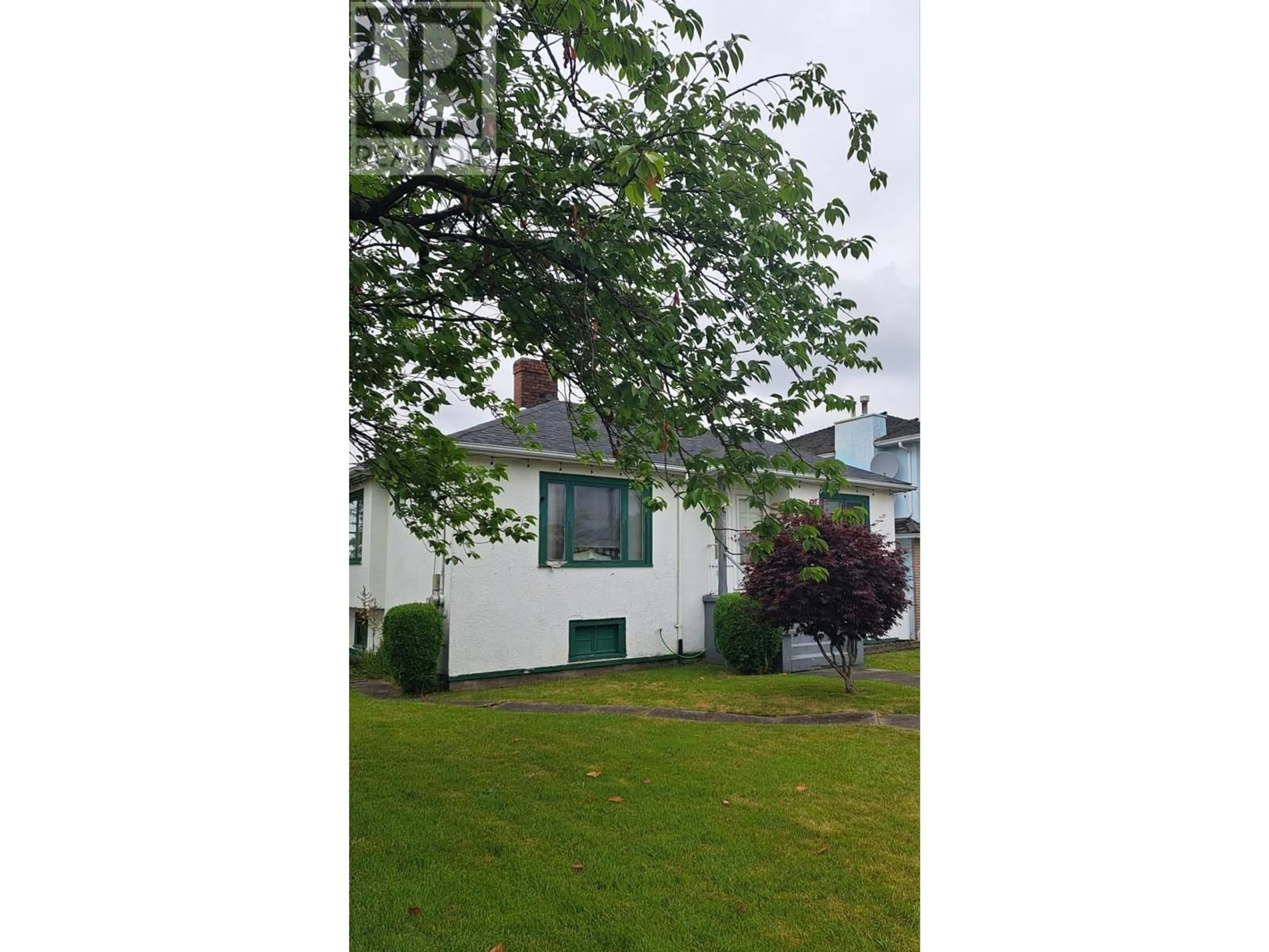 A pic from outside/outdoor area/front of a property/back of a property/a pic from drone, street for 3995 SLOCAN STREET, Vancouver British Columbia V5R1Y7