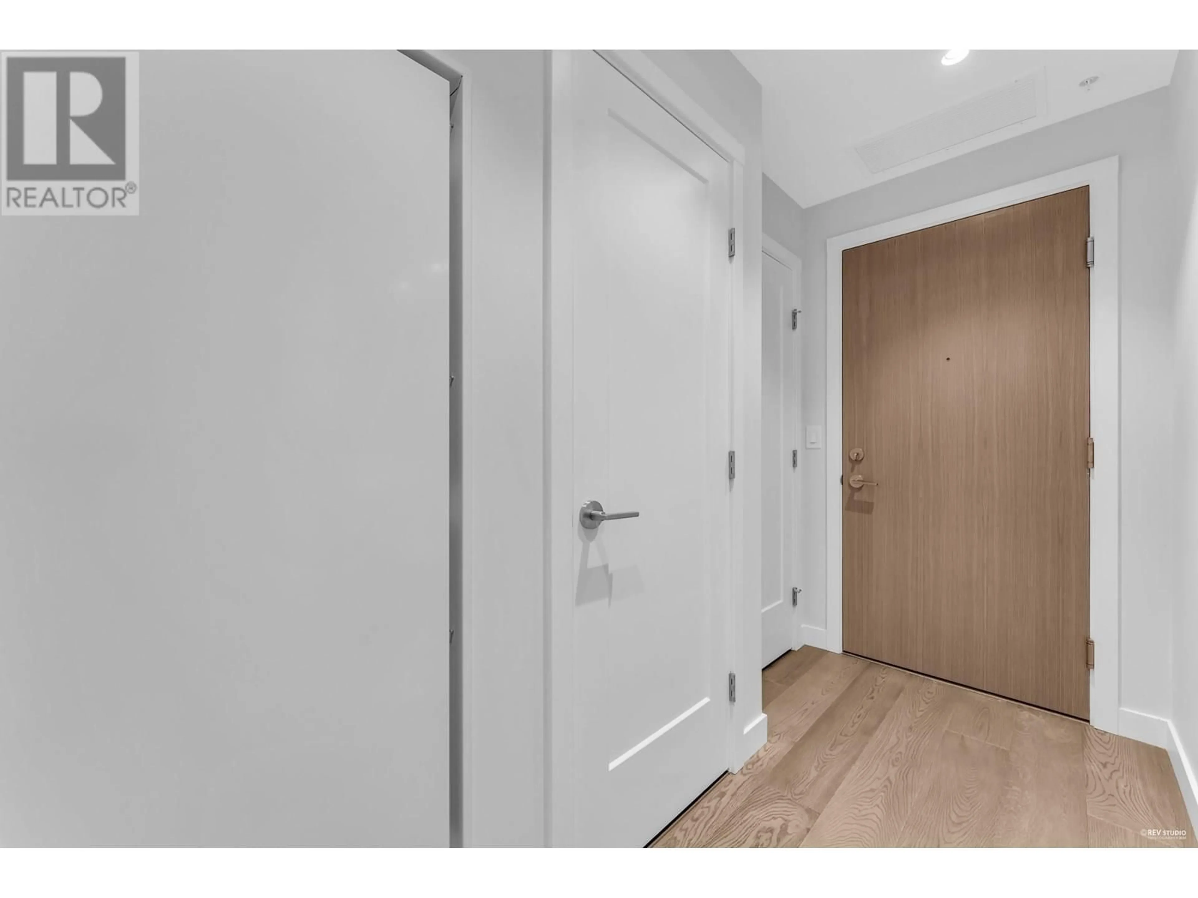 Indoor entryway for 1105 - 5608 BERTON AVENUE, Vancouver British Columbia V6S0M6