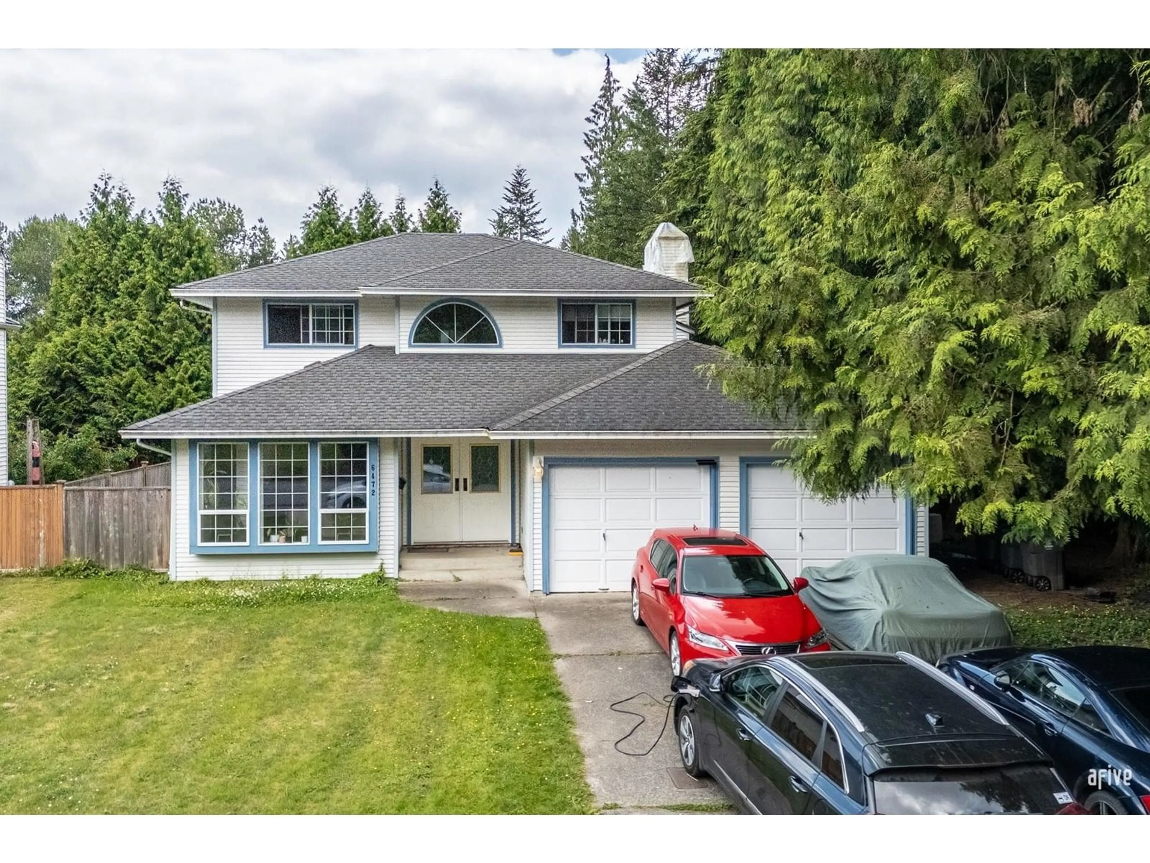 A pic from outside/outdoor area/front of a property/back of a property/a pic from drone, street for 6472 138, Surrey British Columbia V3W5G6