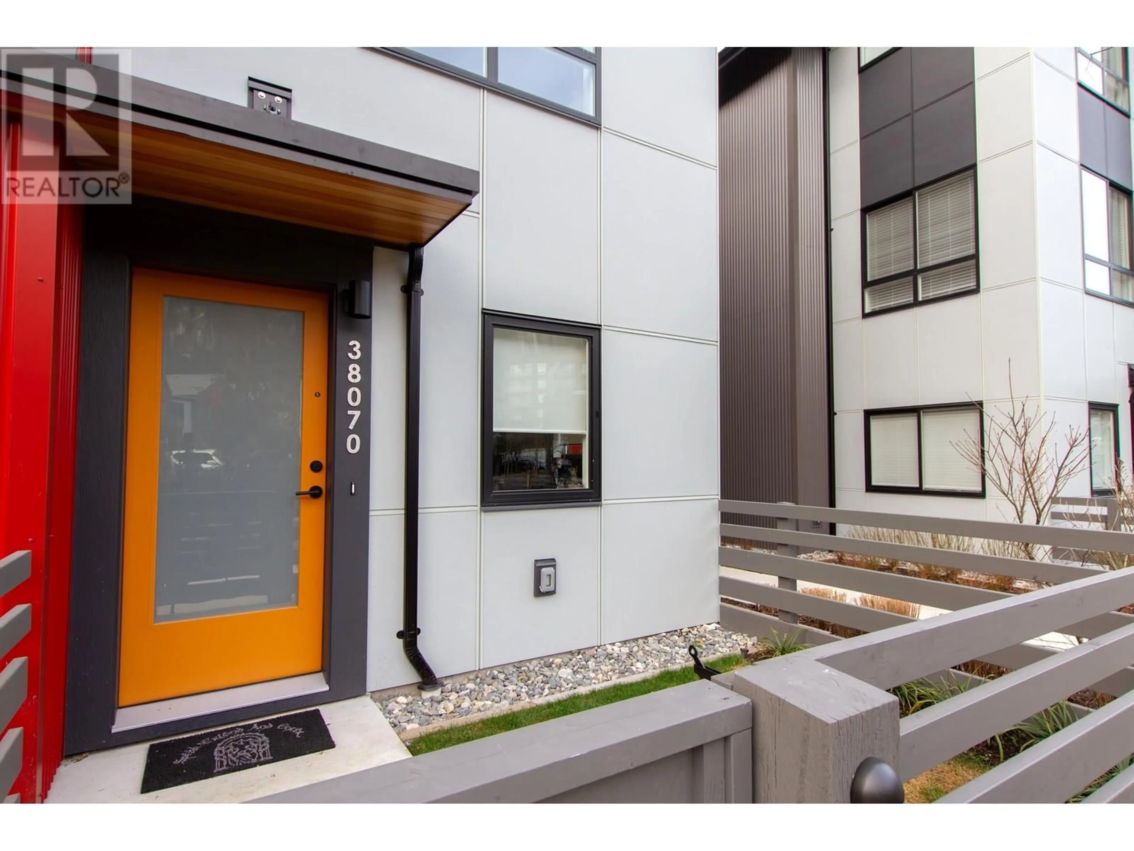 Unknown for 38070 HELM WAY, Squamish British Columbia V8B1E6