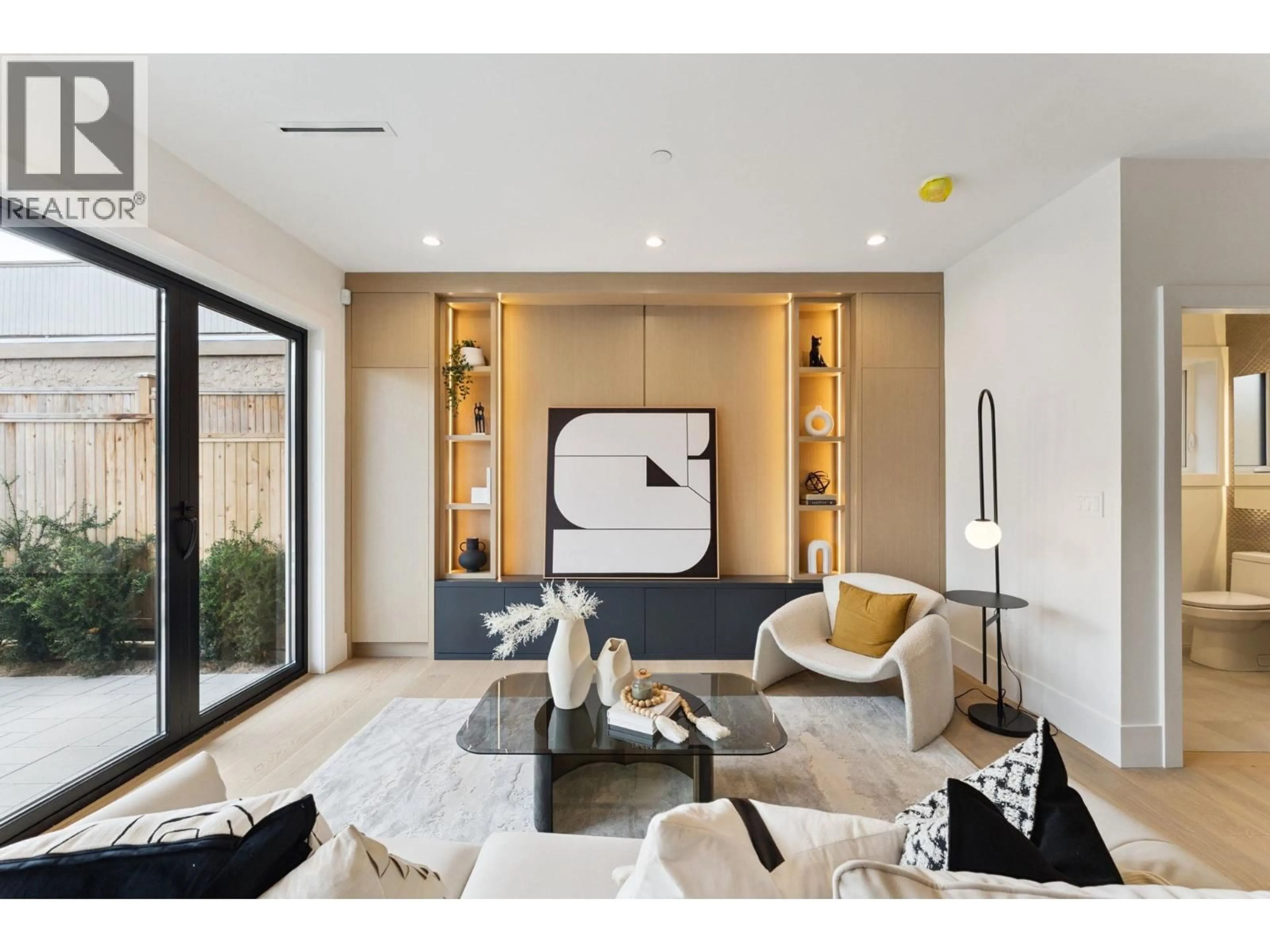 Living room with furniture, unknown for 4868 DUMFRIES STREET, Vancouver British Columbia V5N3T9