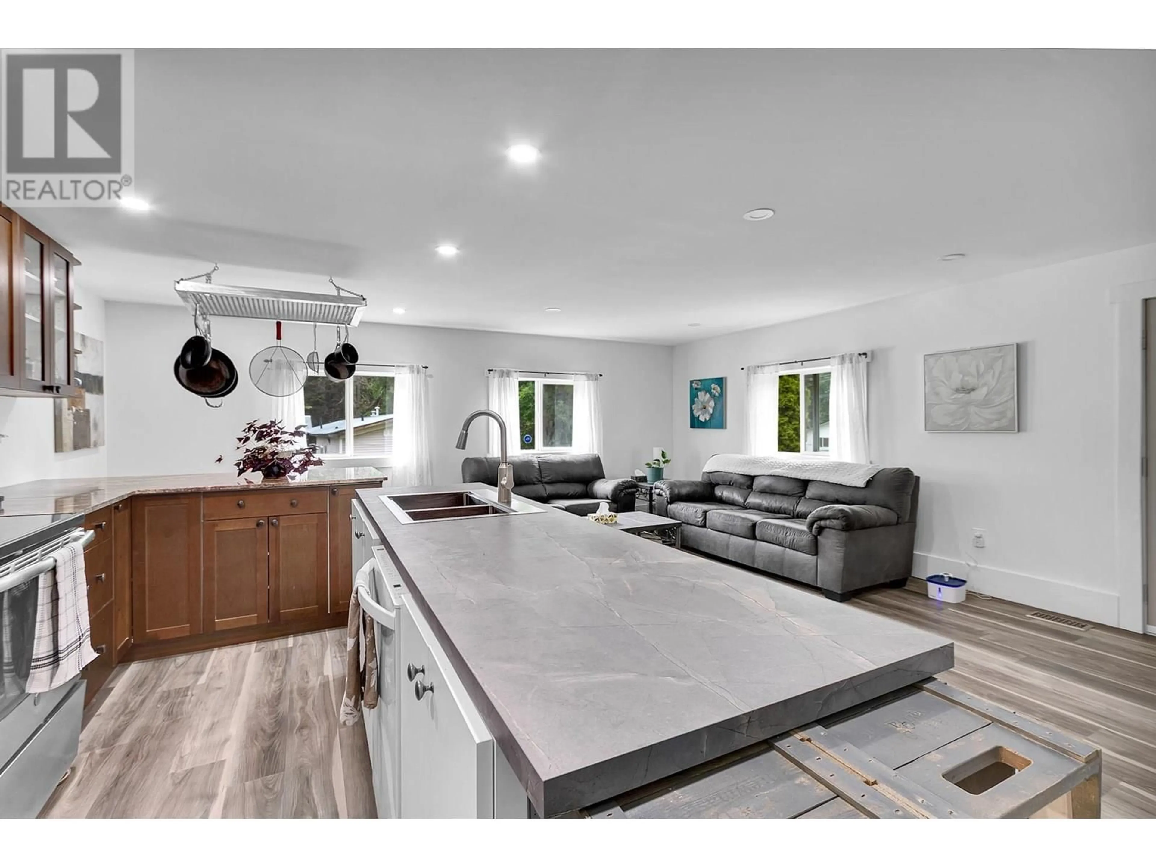 Open concept kitchen, unknown for 3940 BALSUM ROAD, Prince George British Columbia V2K1Z8