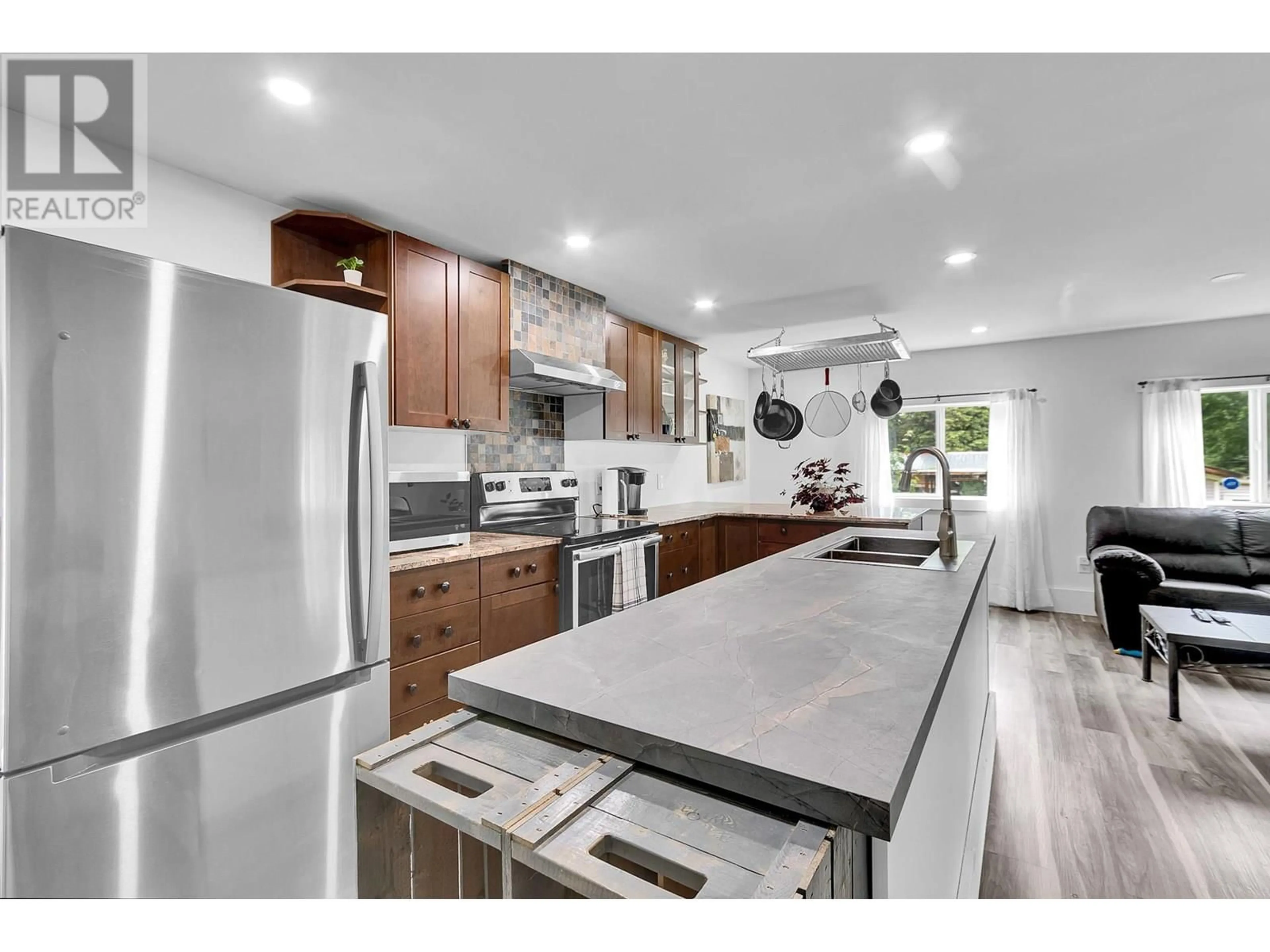 Open concept kitchen, unknown for 3940 BALSUM ROAD, Prince George British Columbia V2K1Z8