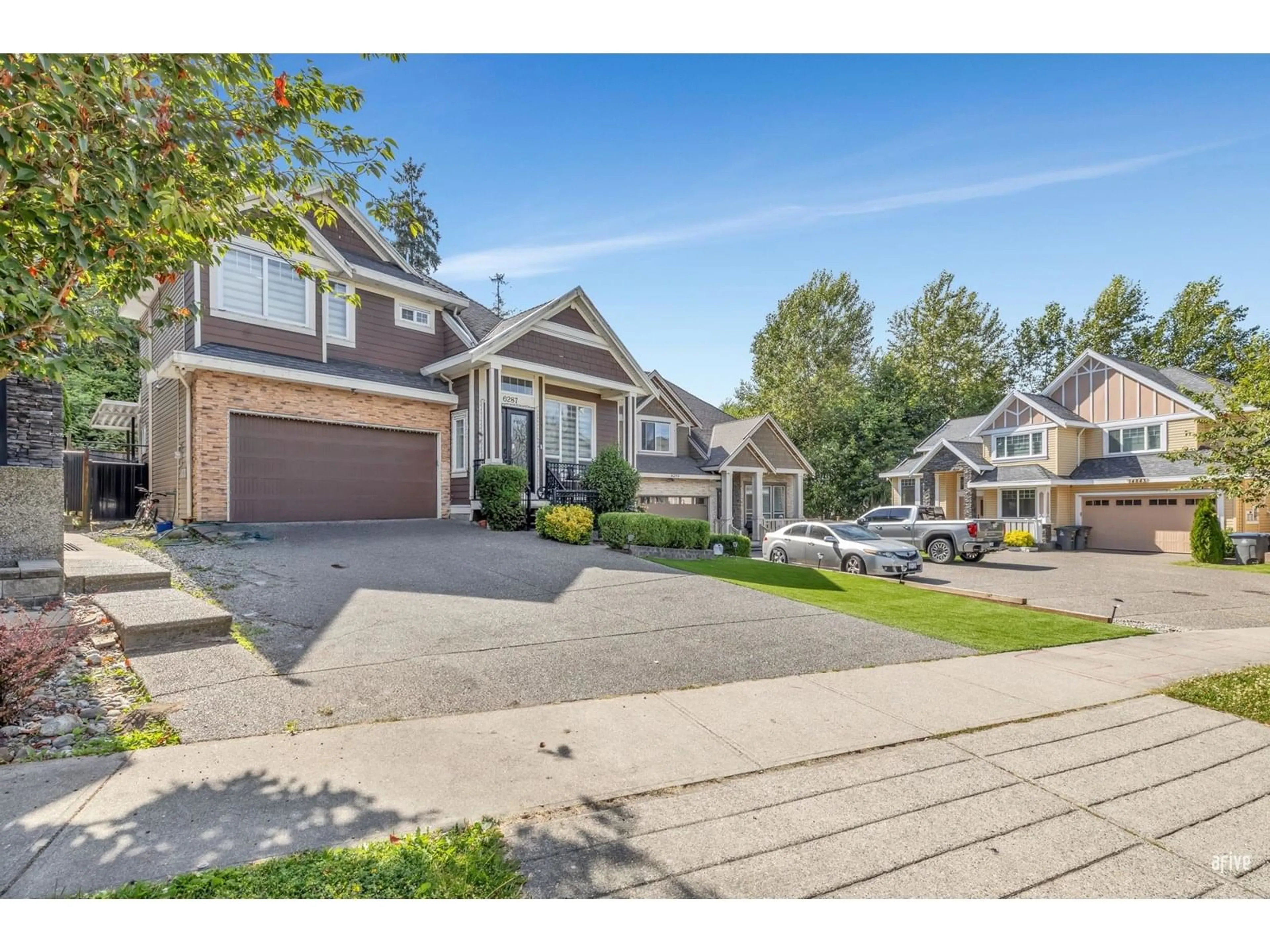 A pic from outside/outdoor area/front of a property/back of a property/a pic from drone, street for 6287 148A, Surrey British Columbia V3W2W9