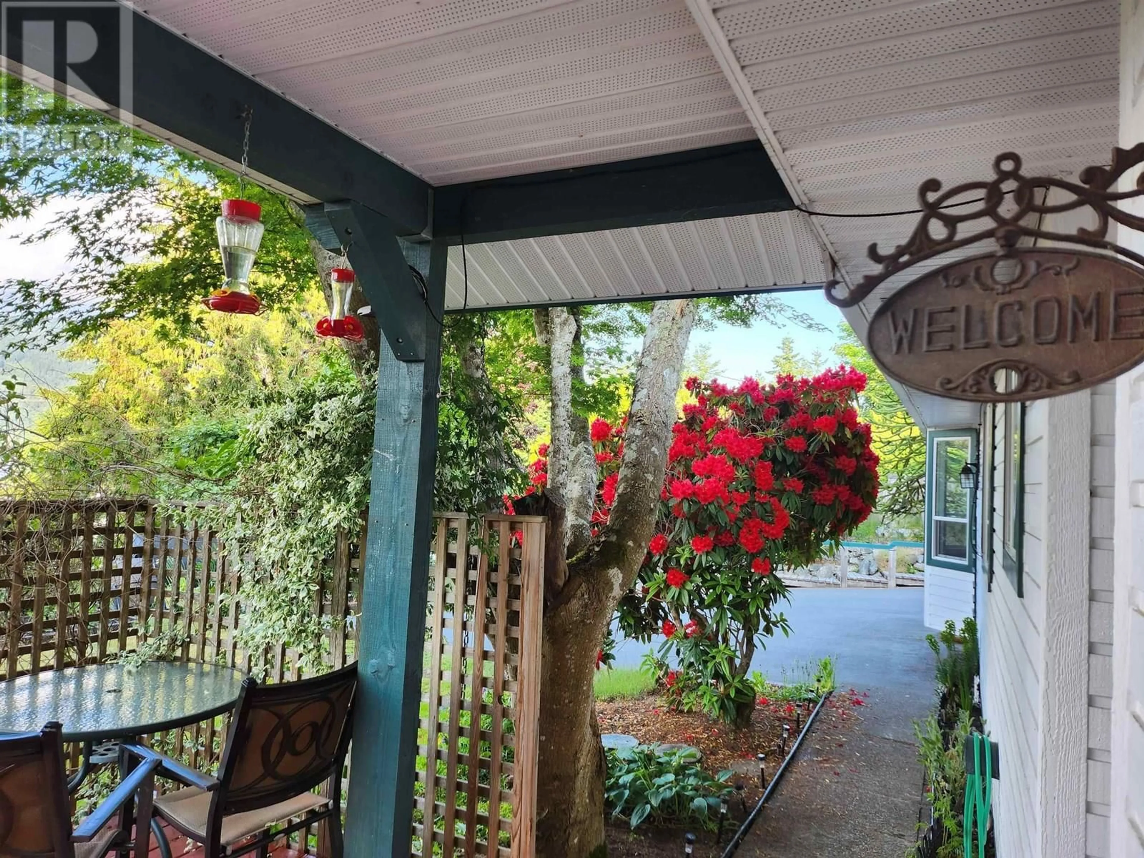 Patio, street for 6303 FAIRWAY AVENUE, Sechelt British Columbia V7Z0P8