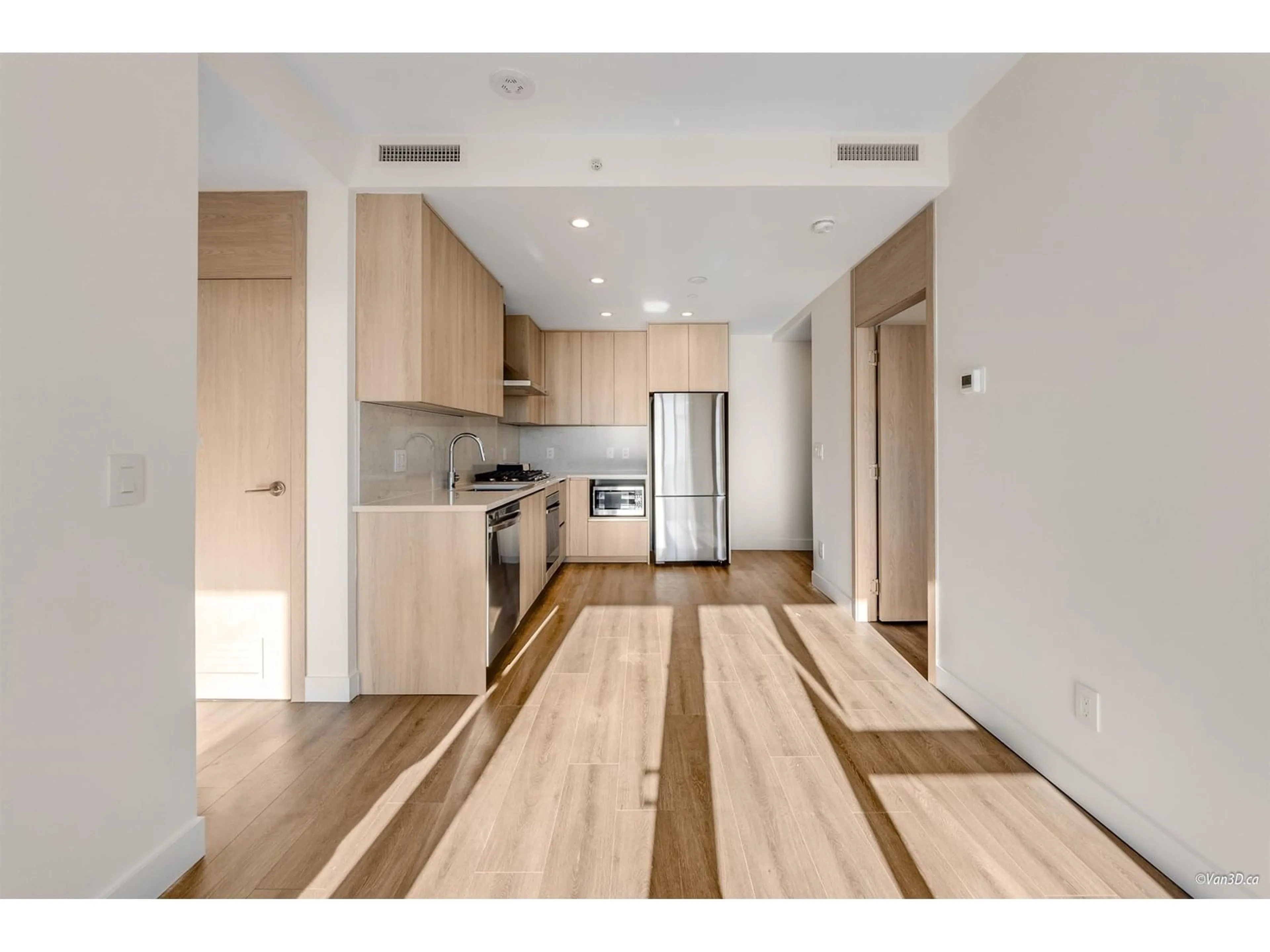 Open concept kitchen, wood/laminate floor for 2805 - 10750 135A, Surrey British Columbia V3T0V4