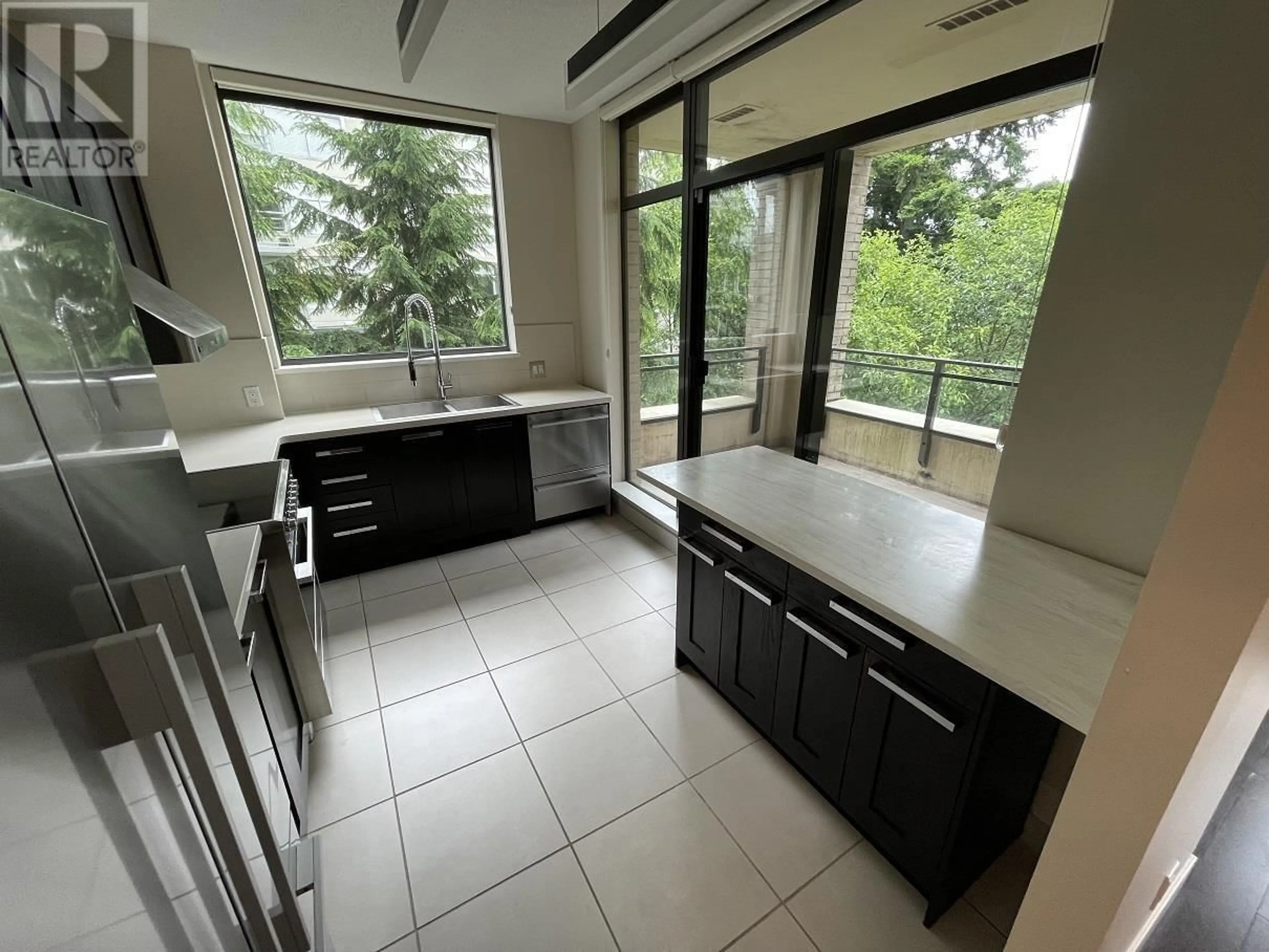 Unknown for 502 - 9300 UNIVERSITY CRESCENT, Burnaby British Columbia V5A4X9