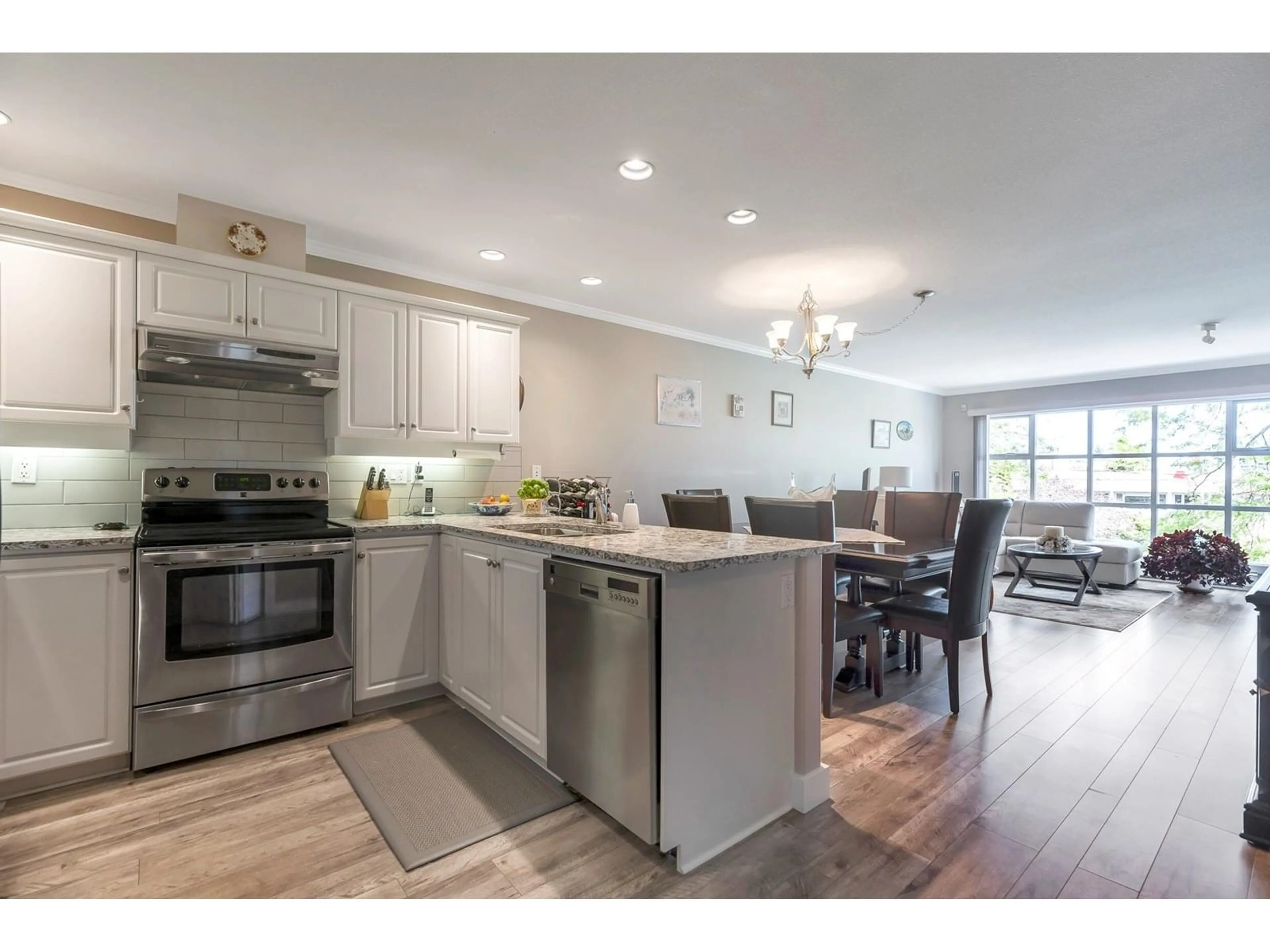 Open concept kitchen, unknown for 202 - 15284 BUENA VISTA, White Rock British Columbia V4B5K5