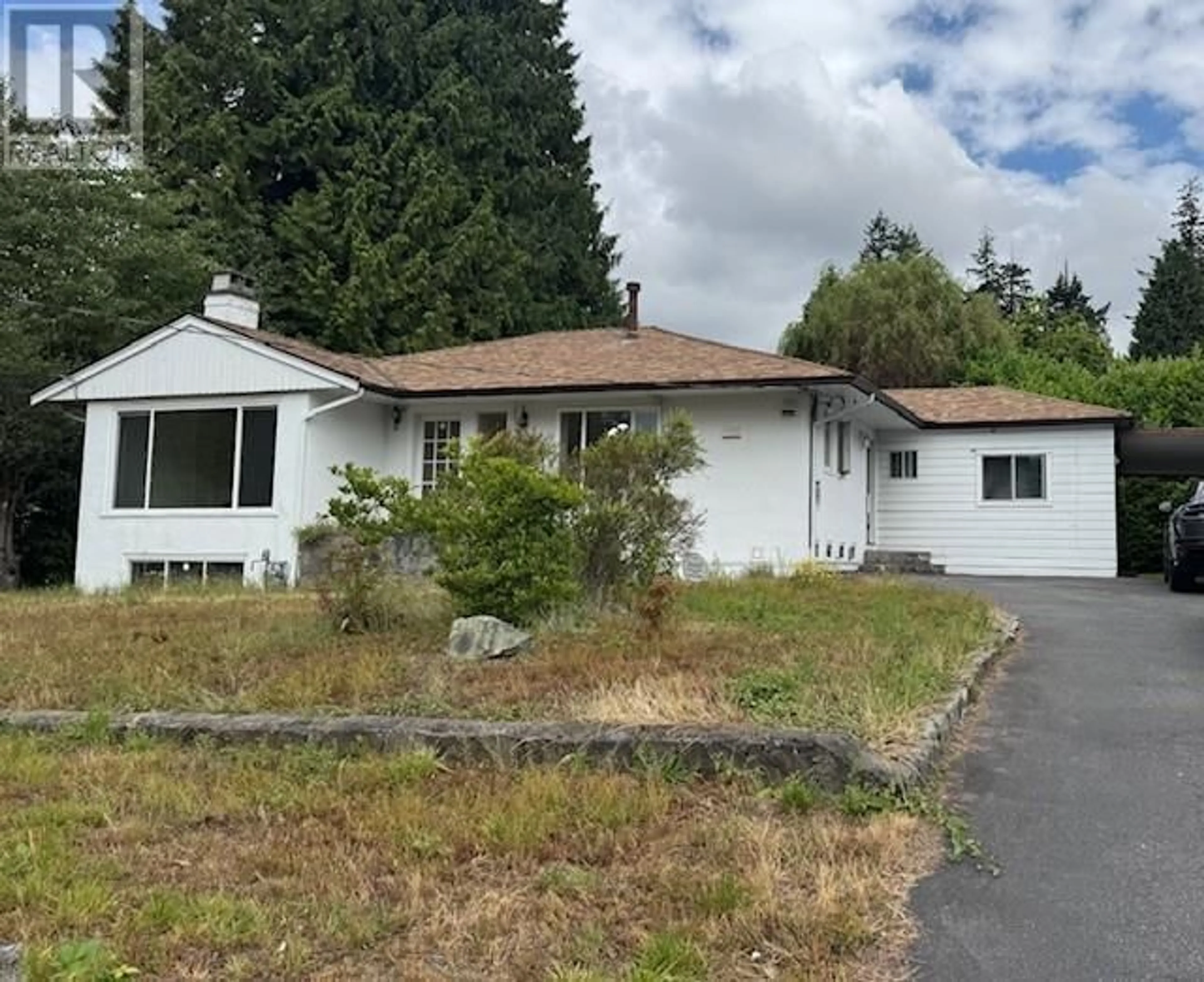 Home with vinyl exterior material, street for 675 DUCHESS AVENUE, West Vancouver British Columbia V7T1G6