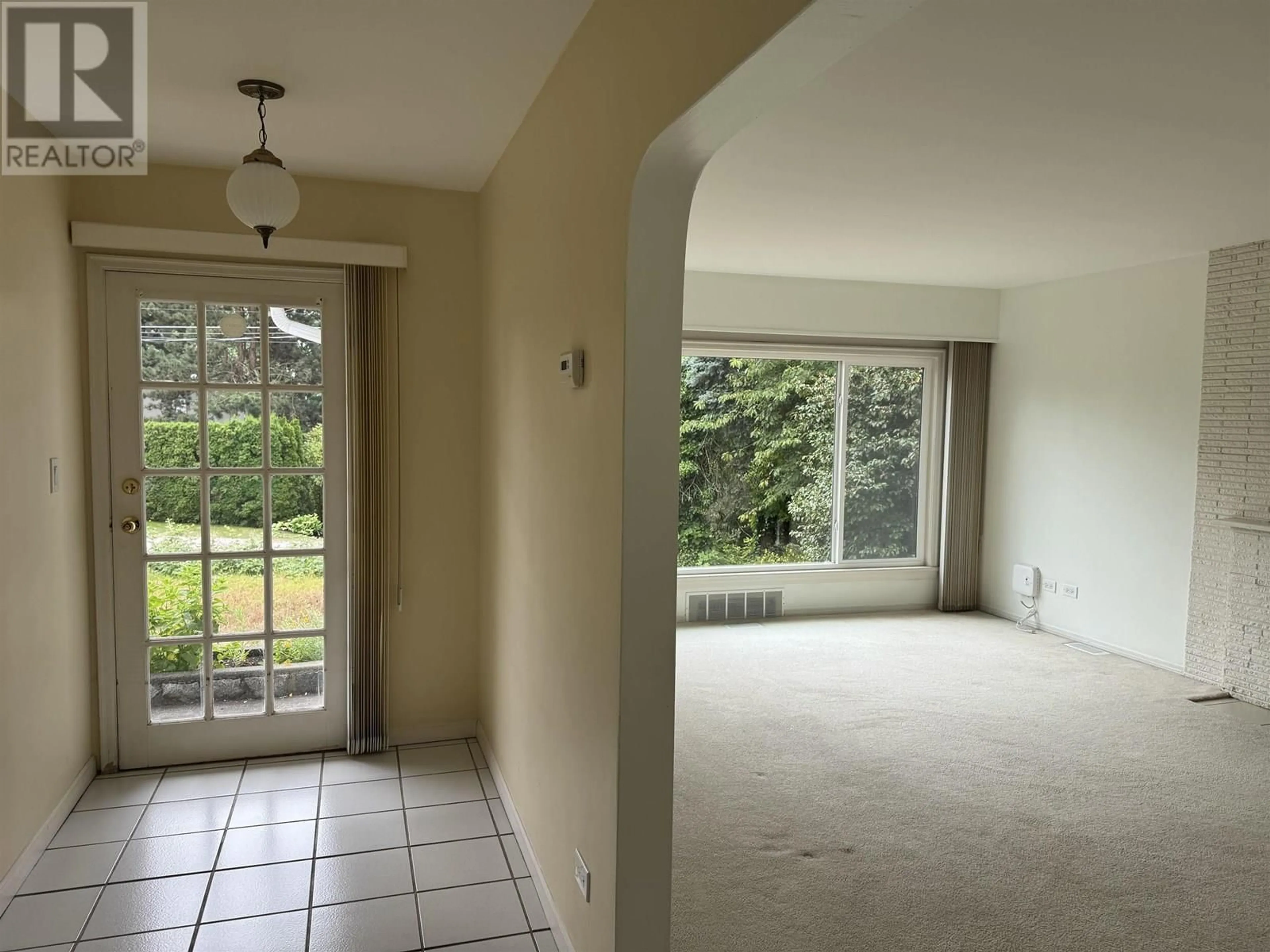 A pic of a room for 675 DUCHESS AVENUE, West Vancouver British Columbia V7T1G6