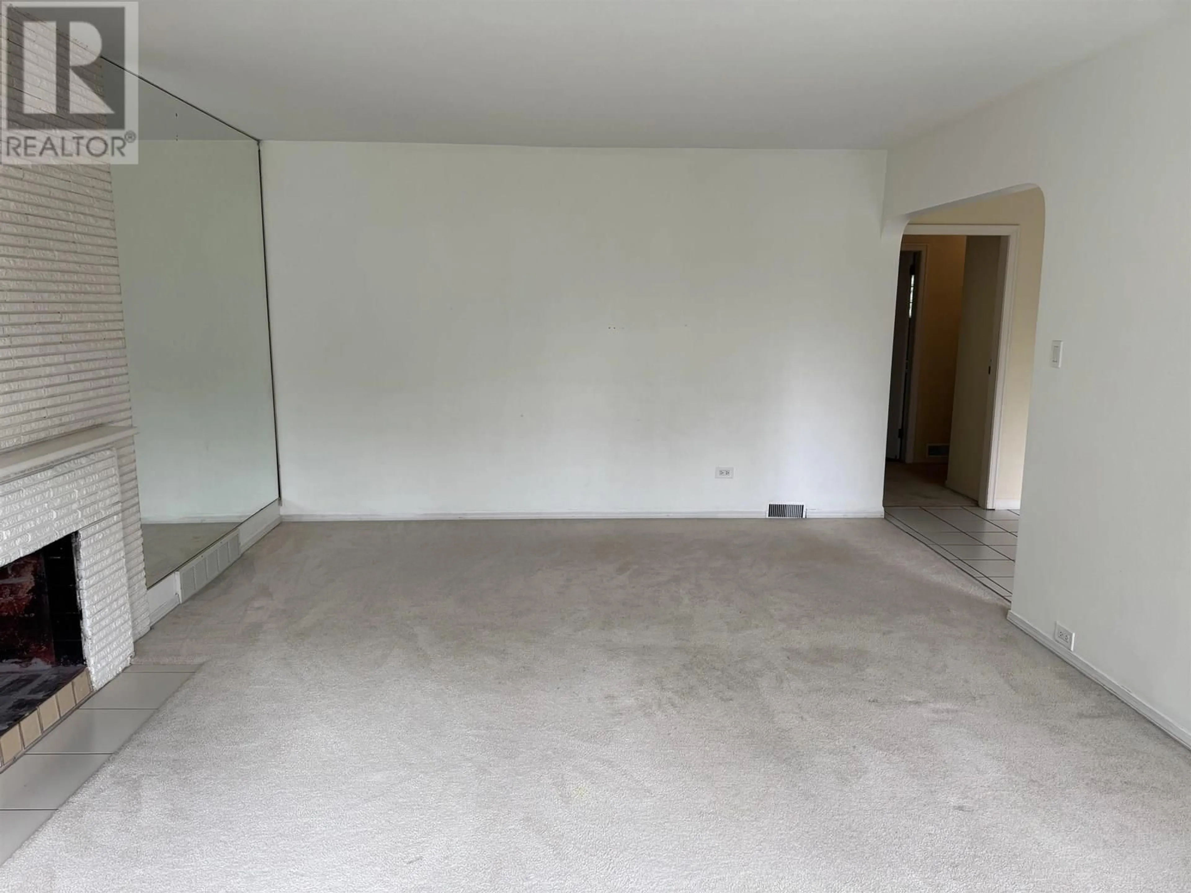 A pic of a room for 675 DUCHESS AVENUE, West Vancouver British Columbia V7T1G6