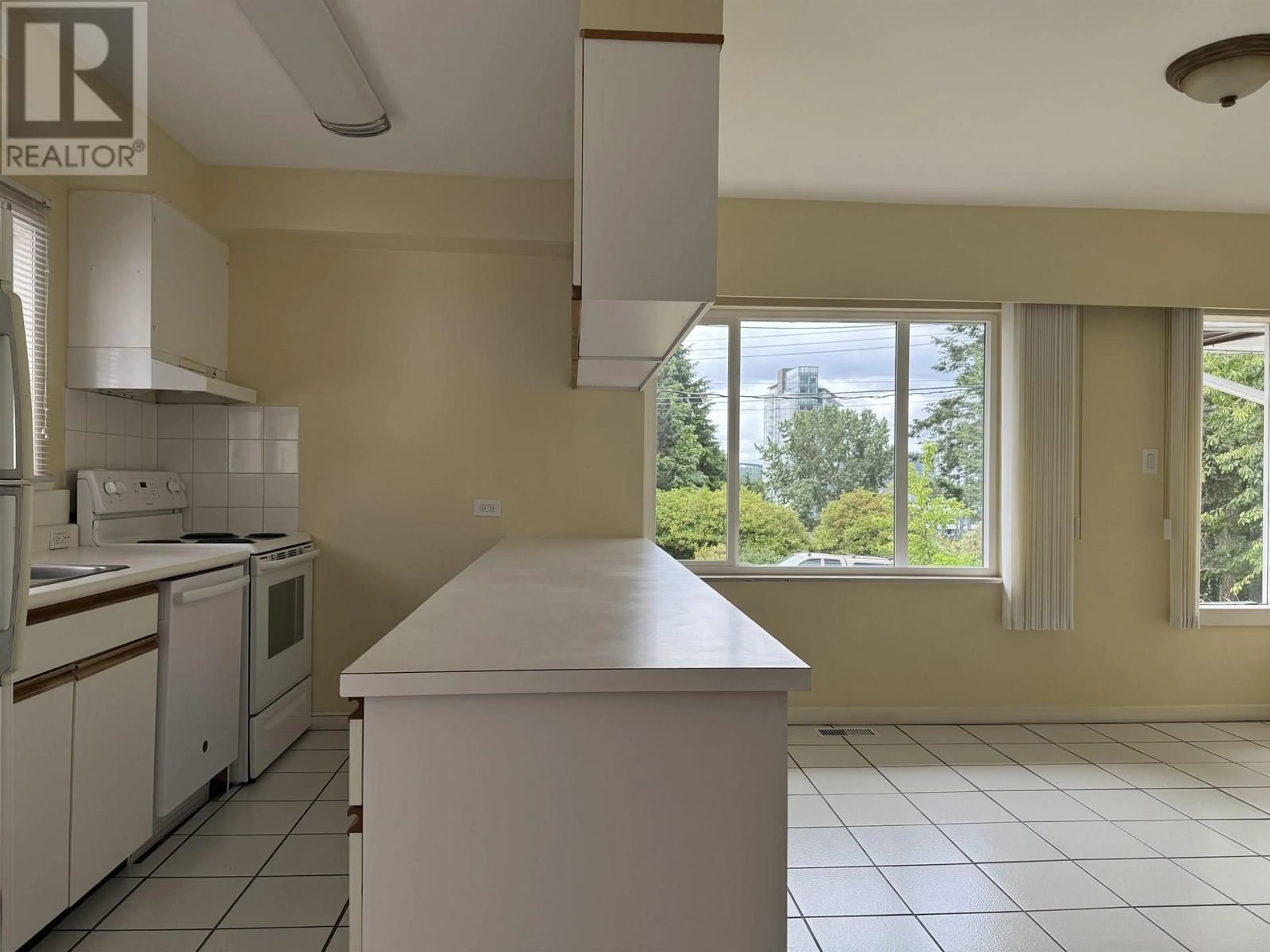 Standard kitchen, unknown for 675 DUCHESS AVENUE, West Vancouver British Columbia V7T1G6