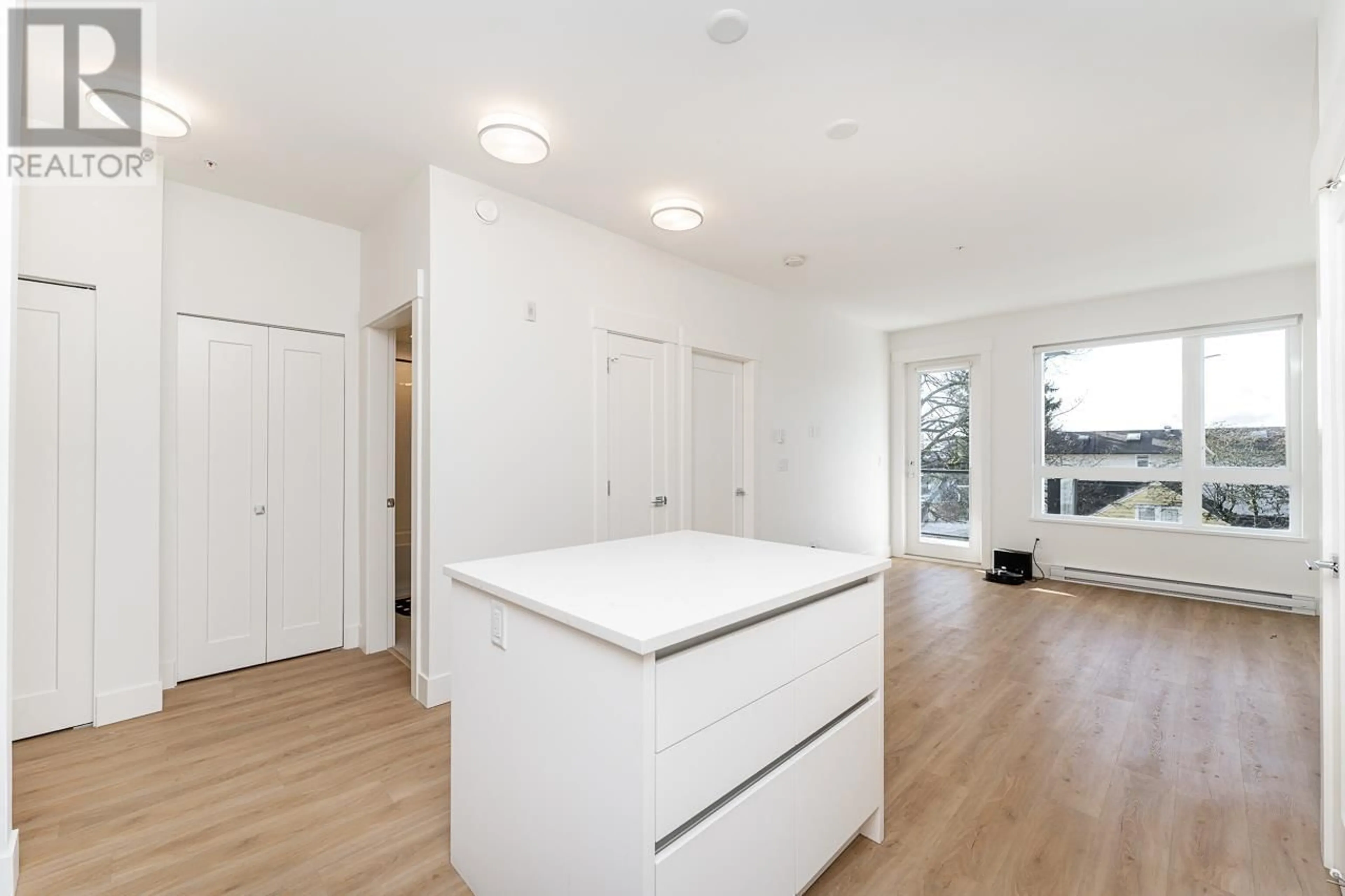 Unknown for 305 - 11907 223 STREET, Maple Ridge British Columbia V2X4P9