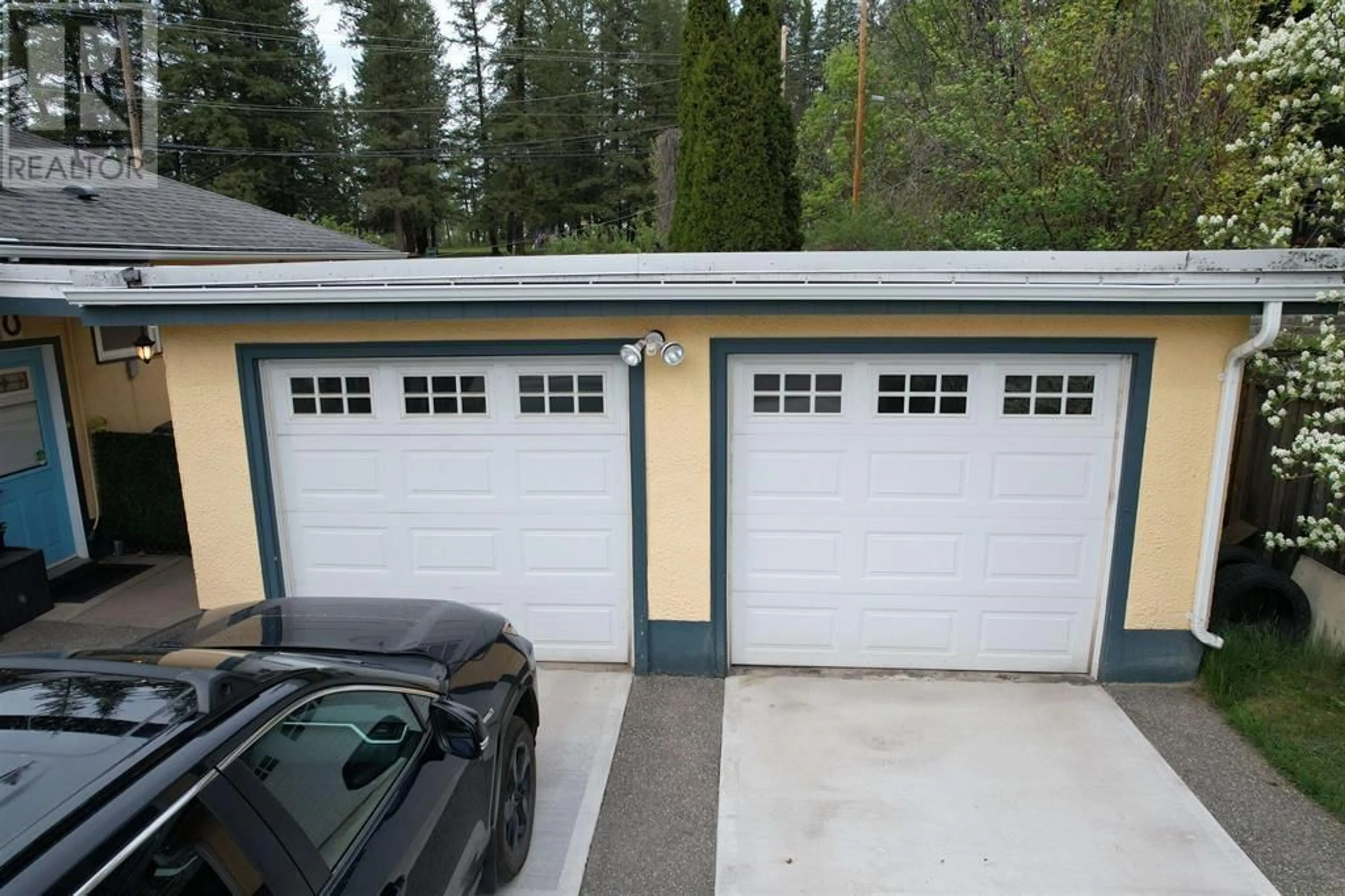 Indoor garage for 817 MOFFAT AVENUE, Quesnel British Columbia V2J3A5