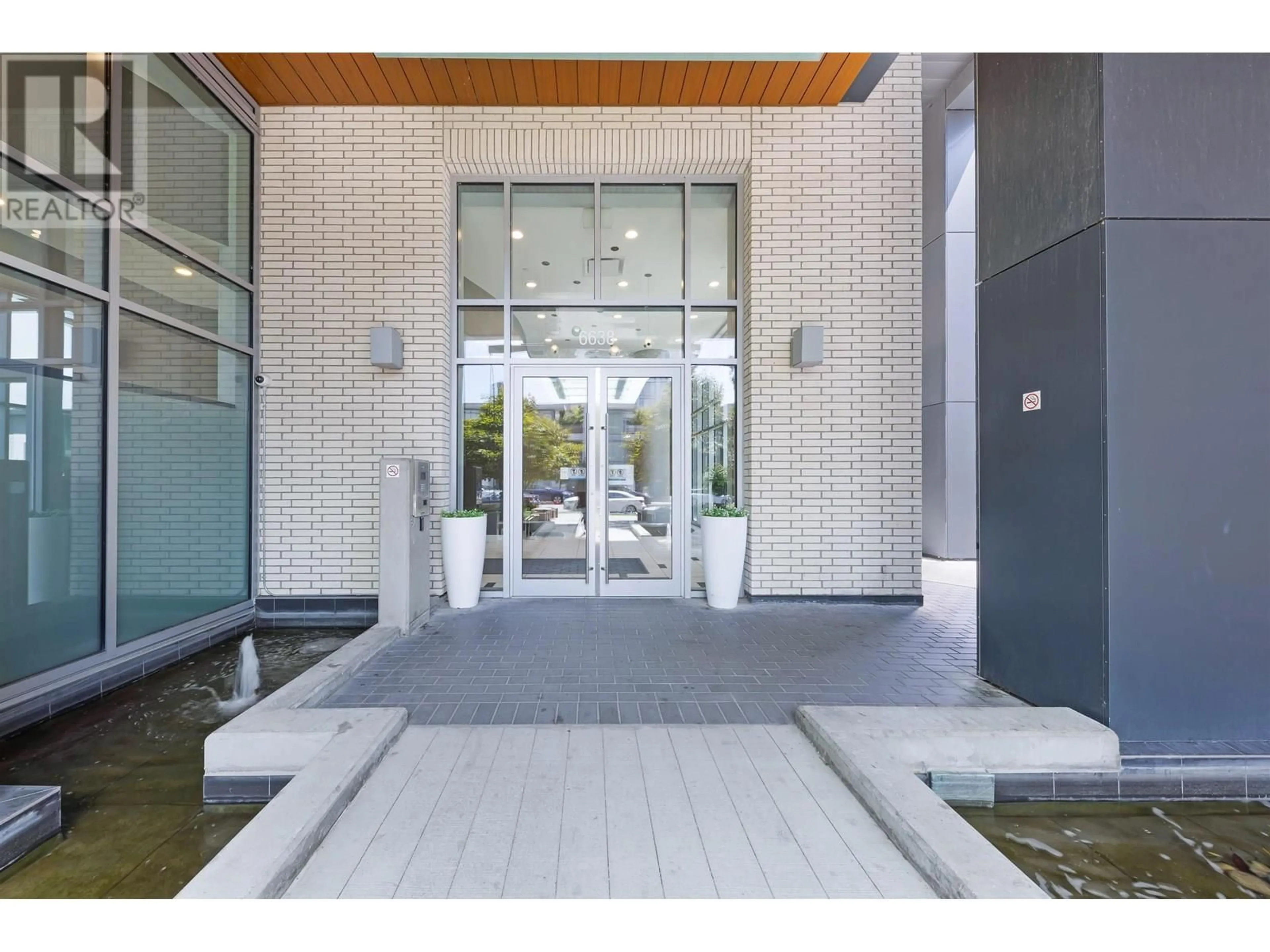 Indoor foyer for 1401 - 6638 DUNBLANE AVENUE, Burnaby British Columbia V5H0G8
