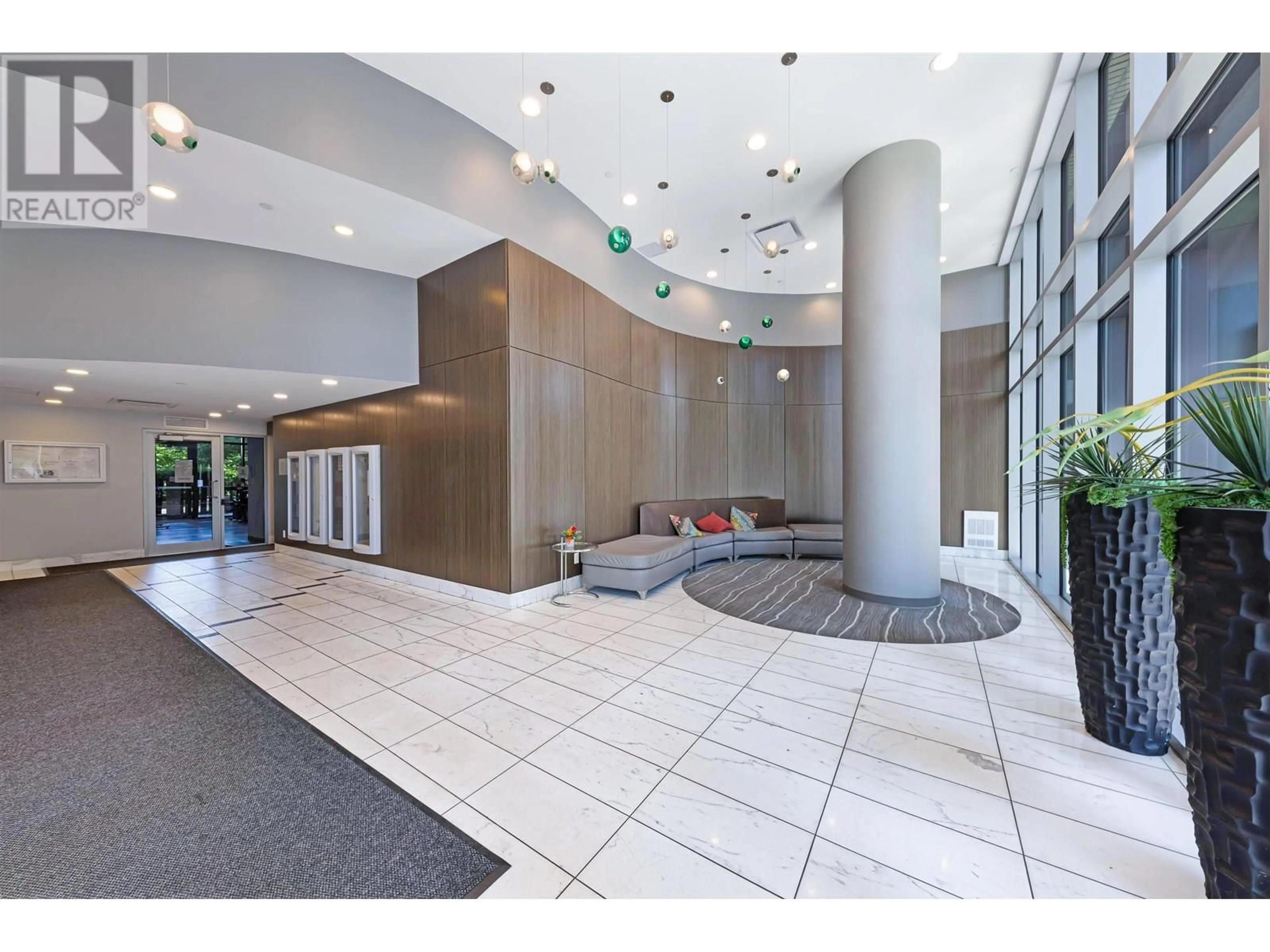 Indoor foyer for 1401 - 6638 DUNBLANE AVENUE, Burnaby British Columbia V5H0G8