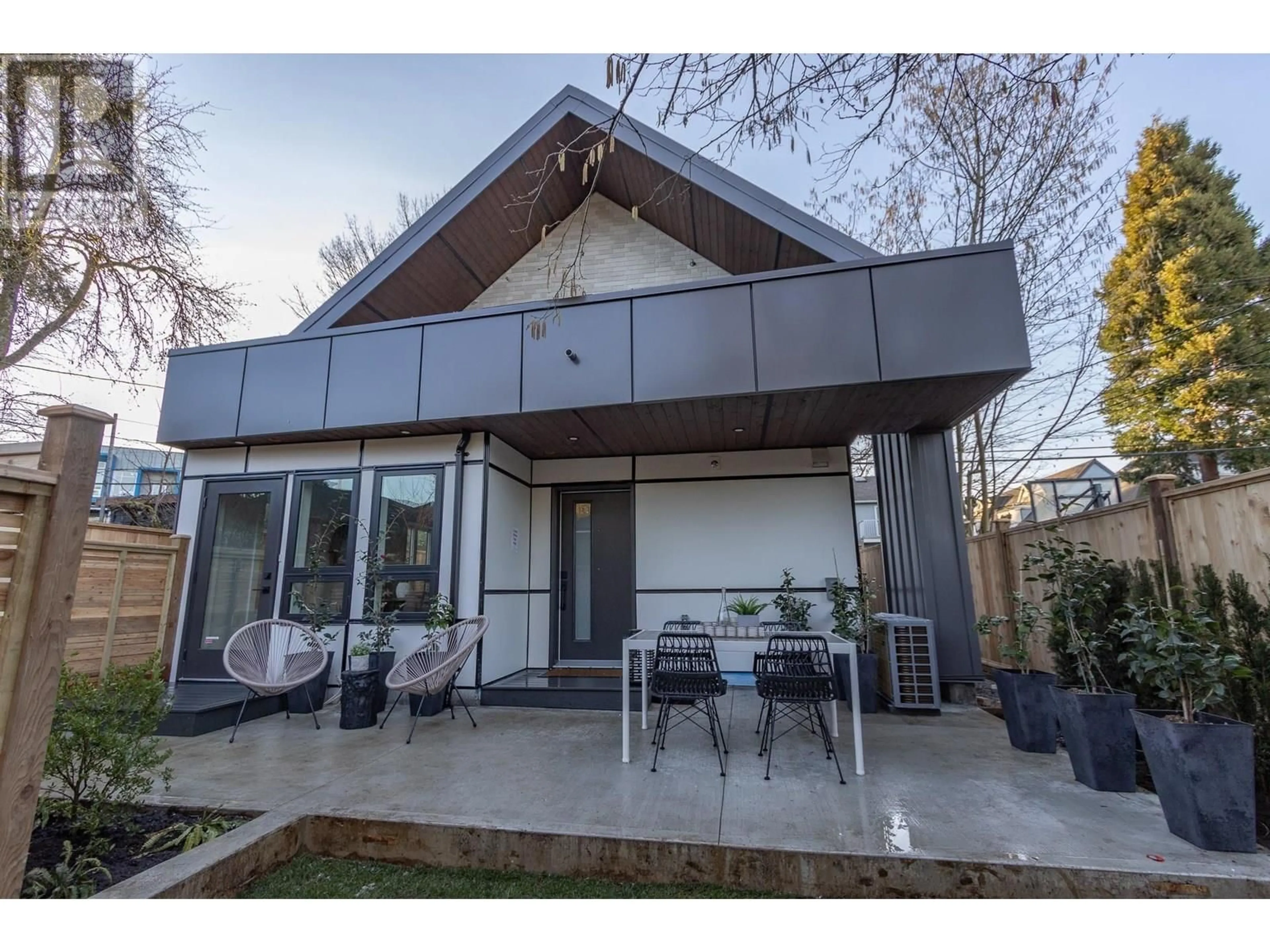 Unknown for 3387 VICTORIA DRIVE, Vancouver British Columbia V5N4M3