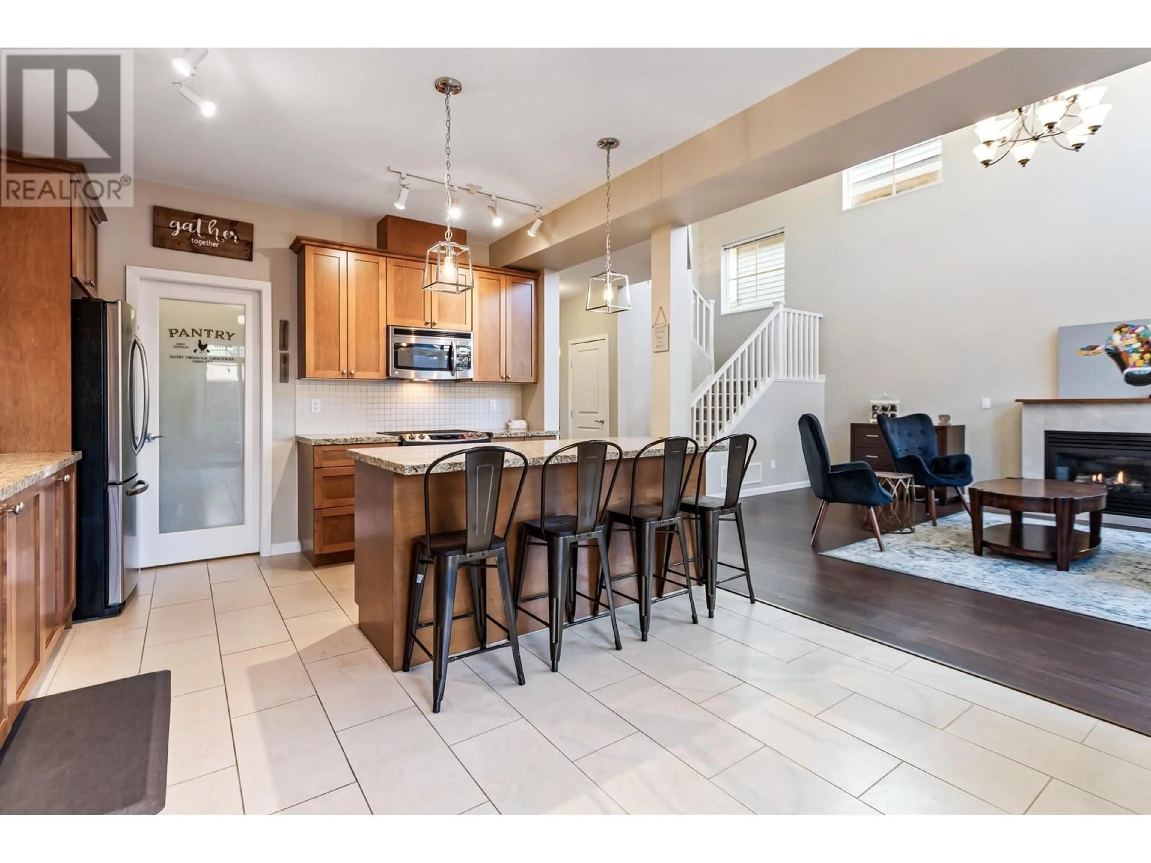 Open concept kitchen, ceramic/tile floor for 10138 241A STREET, Maple Ridge British Columbia V2W0E6
