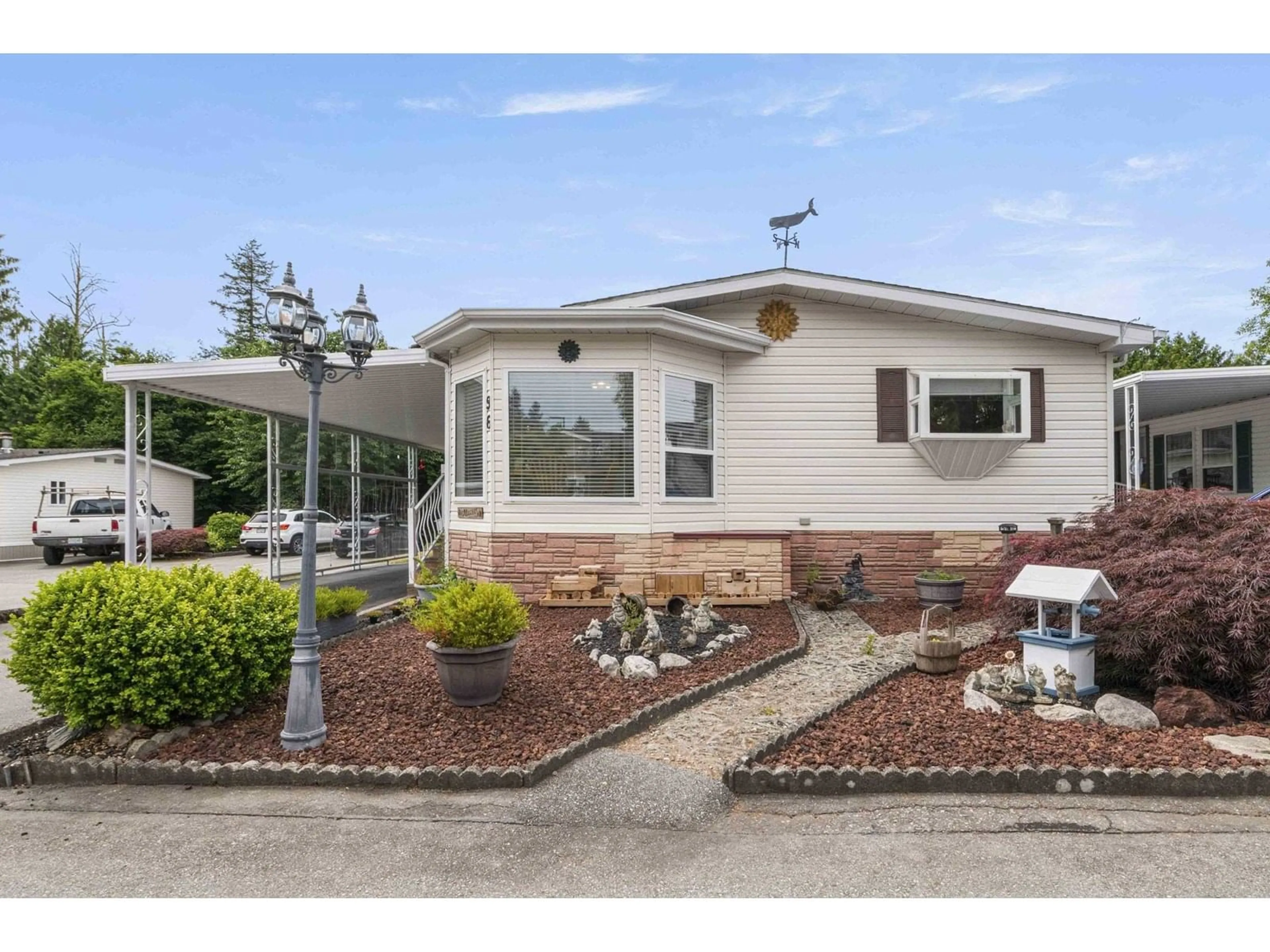 Home with vinyl exterior material, street for 96 - 24330 FRASER, Langley British Columbia V2Z1N2