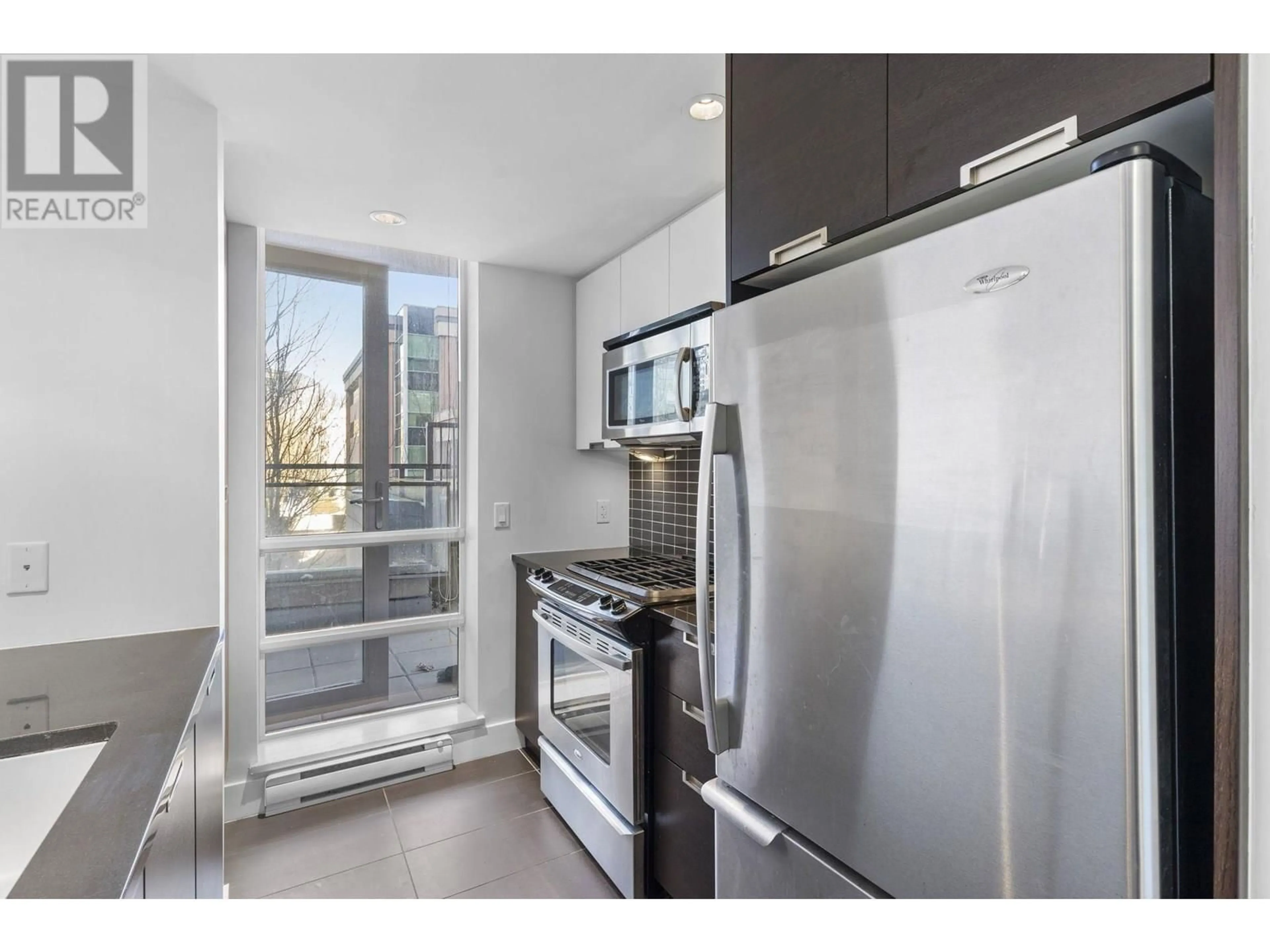 Standard kitchen, unknown for 305 - 2968 GLEN DRIVE, Coquitlam British Columbia V3B0C4