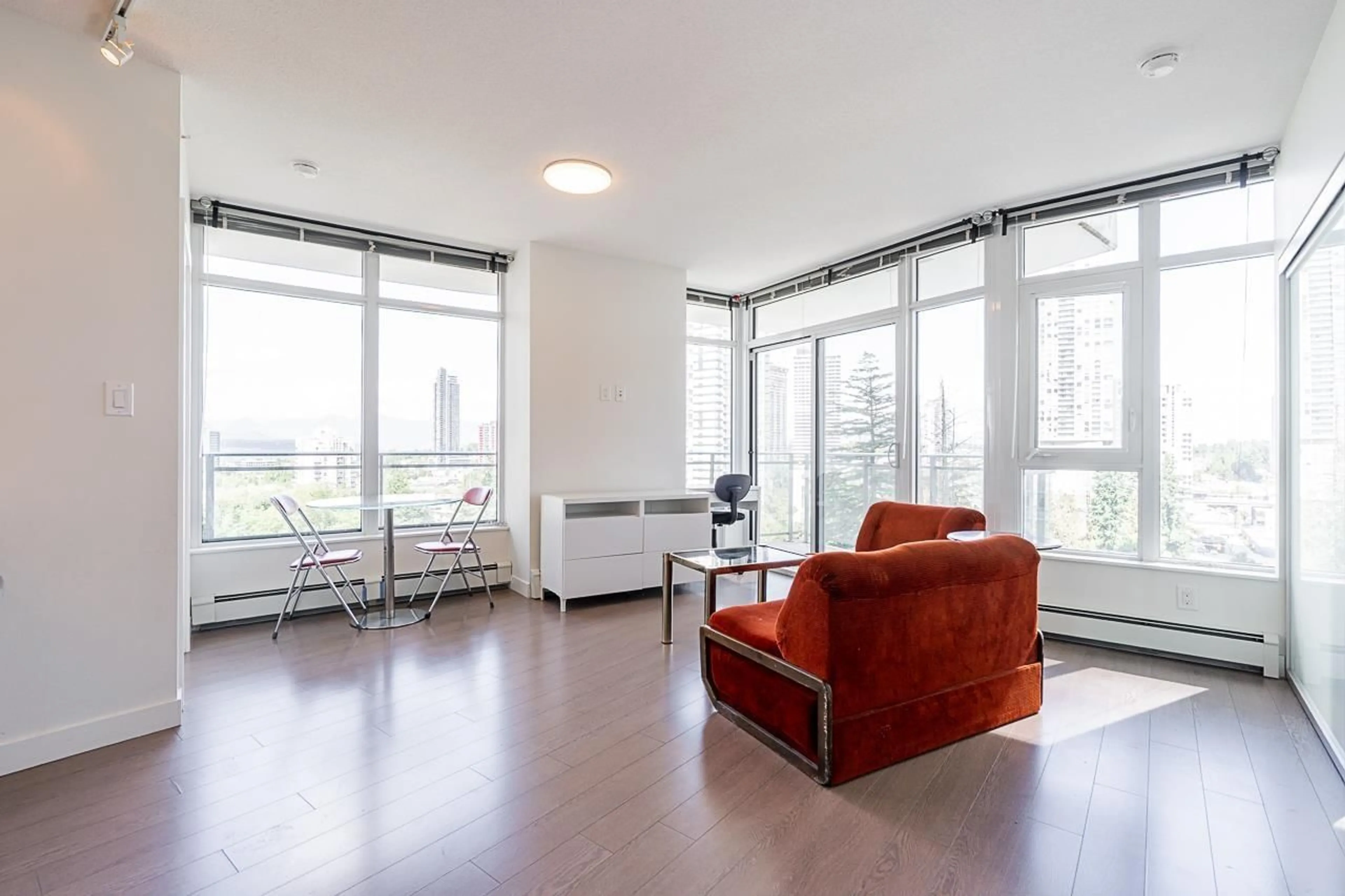 Living room with furniture, unknown for 912 - 13308 CENTRAL, Surrey British Columbia V3T0M4