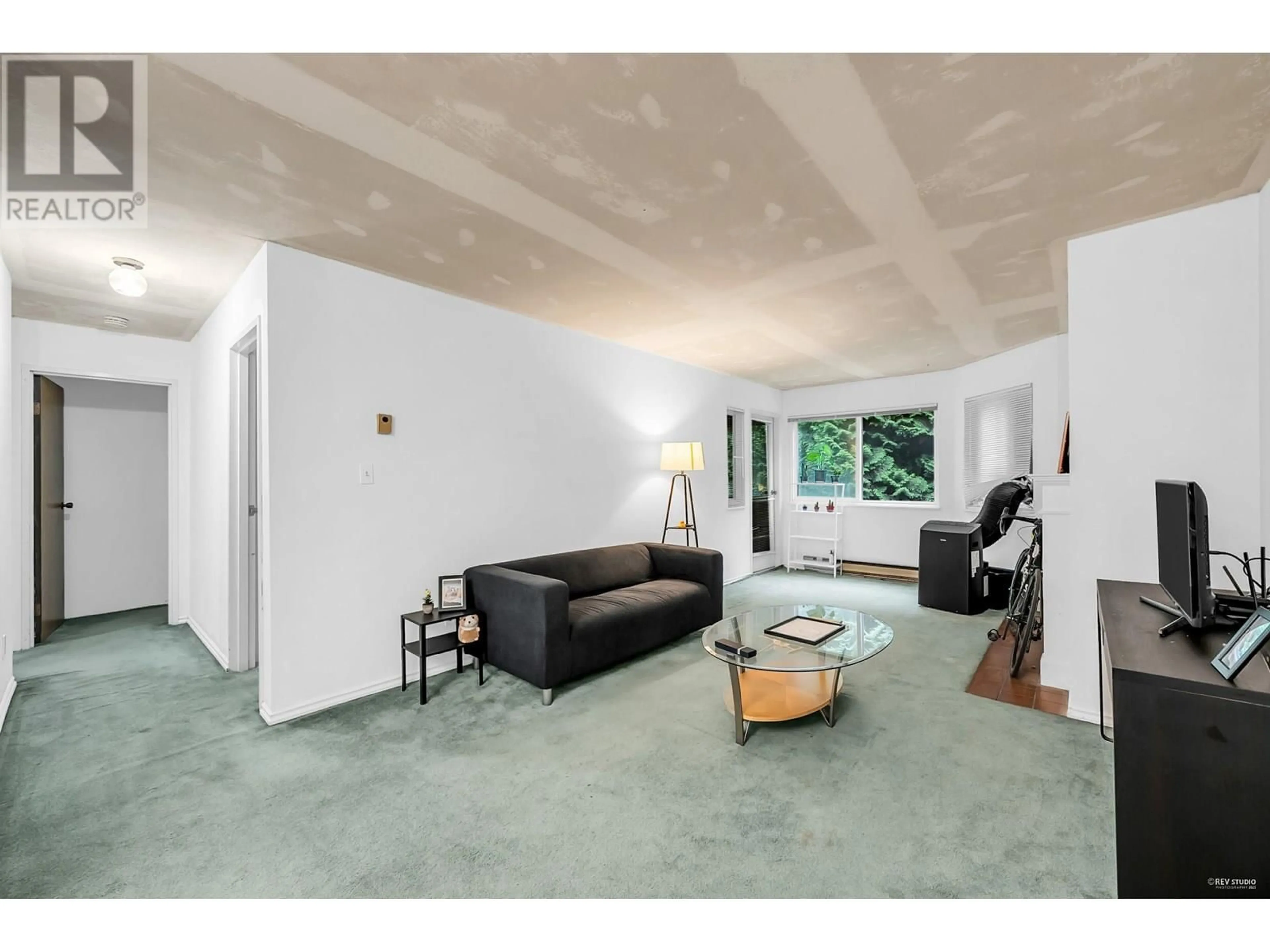 A pic of a room for 303 - 9880 MANCHESTER DRIVE, Burnaby British Columbia V3N4R3