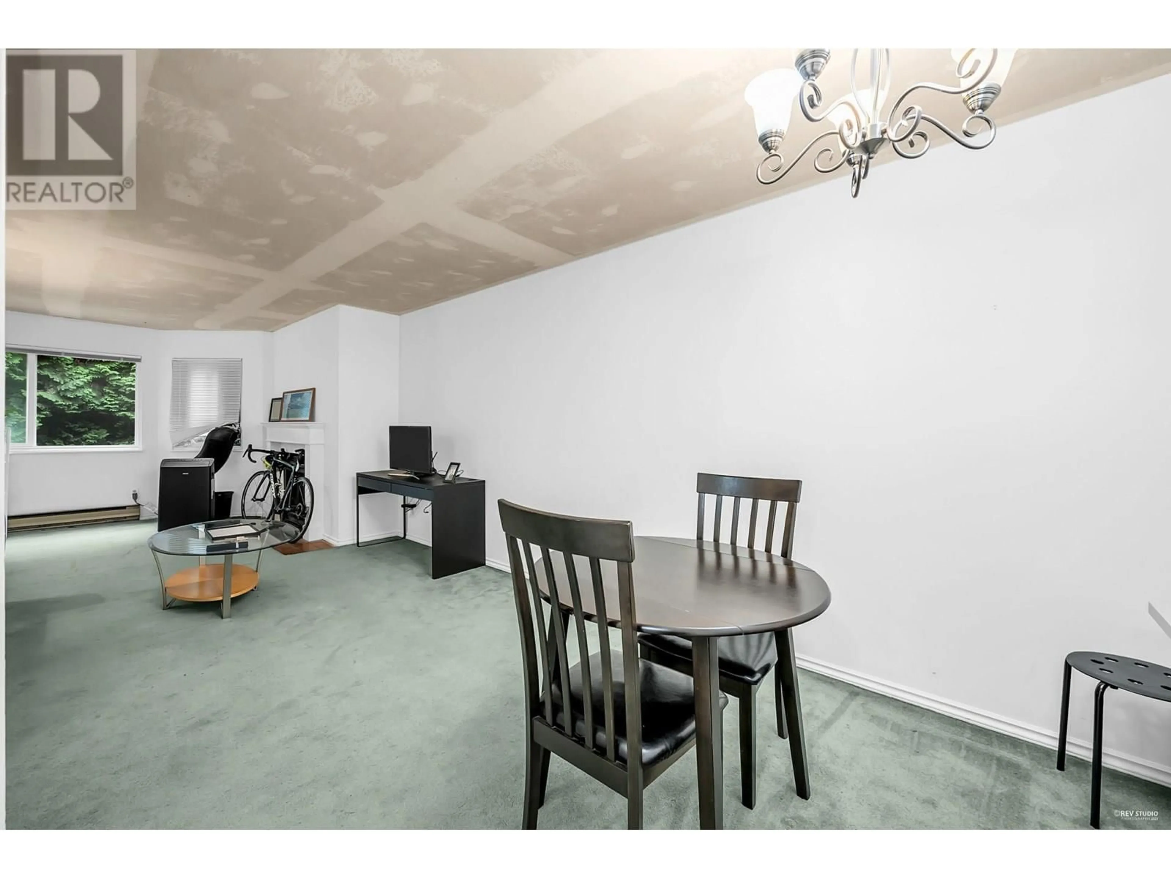 A pic of a room for 303 - 9880 MANCHESTER DRIVE, Burnaby British Columbia V3N4R3