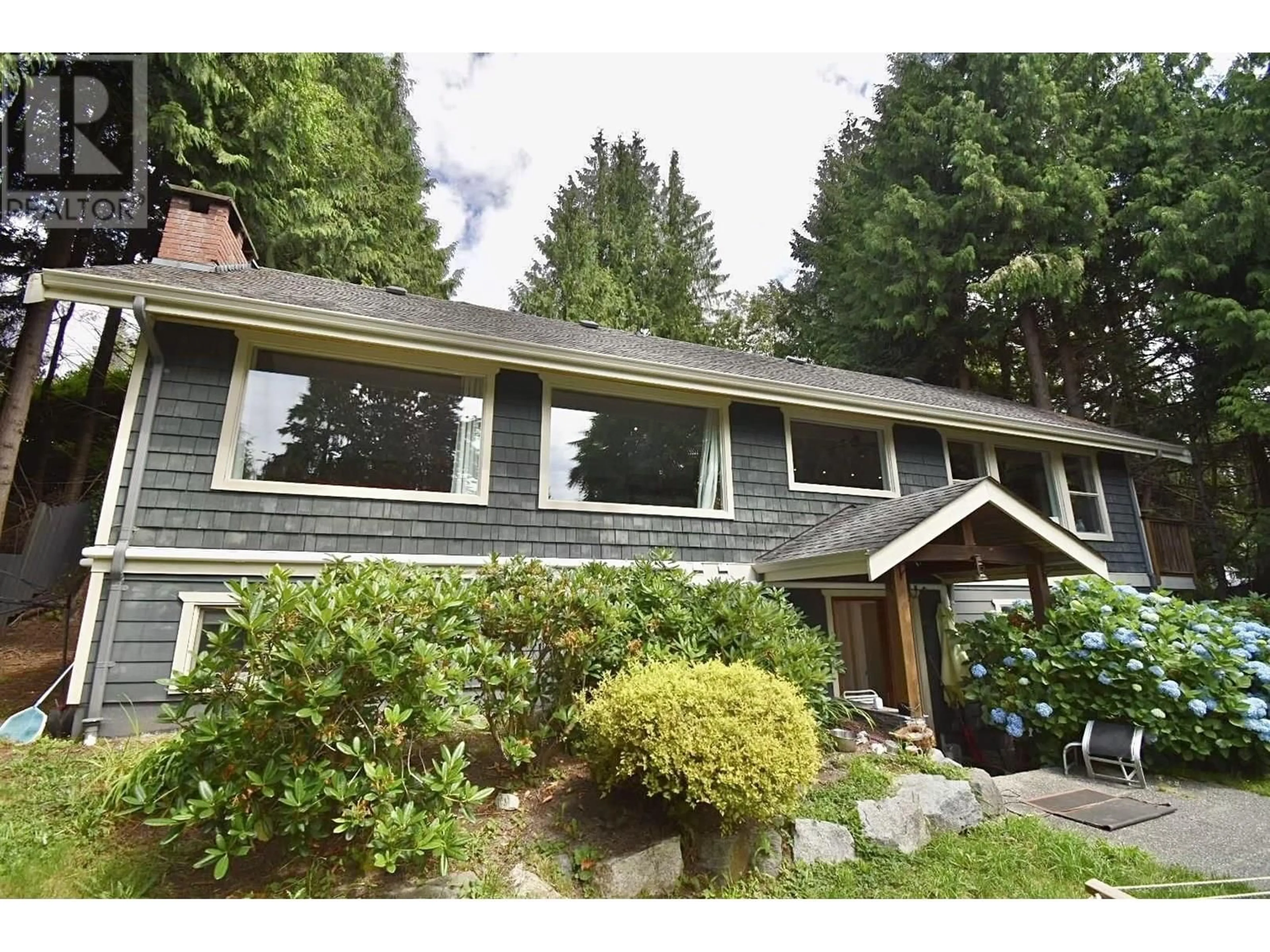 Home with vinyl exterior material, unknown for 958 GOWER POINT ROAD, Gibsons British Columbia V0N1V3