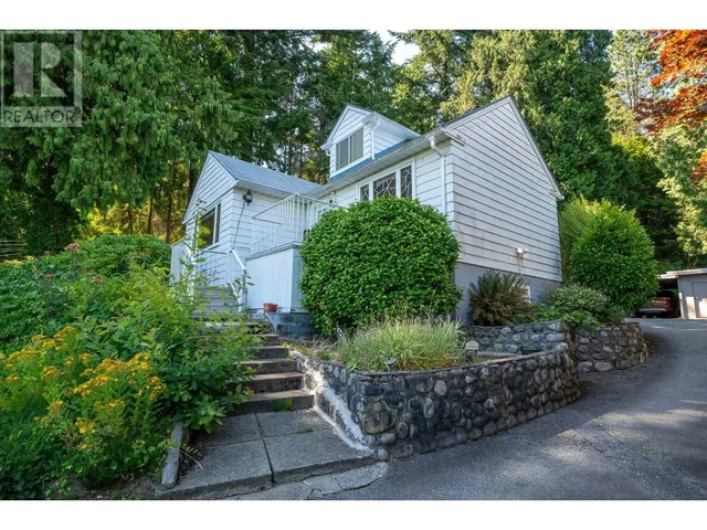 1371 MATHERS AVENUE, West Vancouver 2